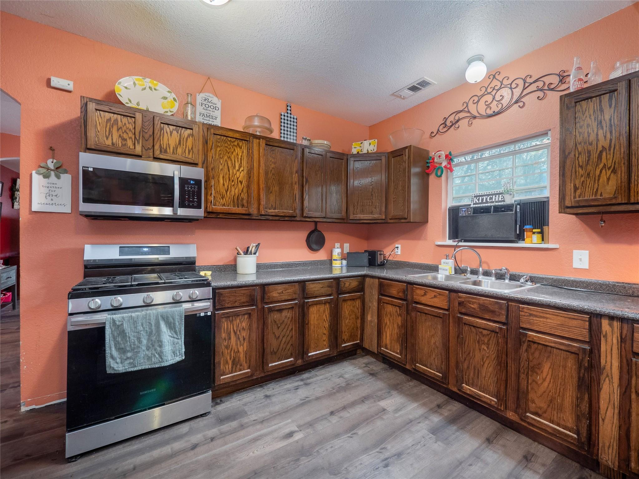 1209 New Dallas Highway, Waco, TX 76705