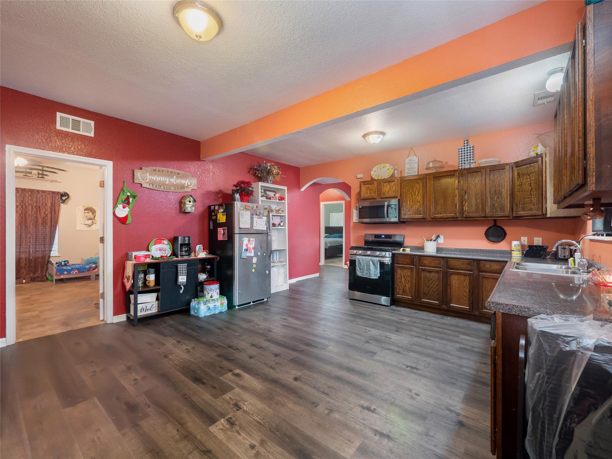 1209 New Dallas Highway, Waco, TX 76705