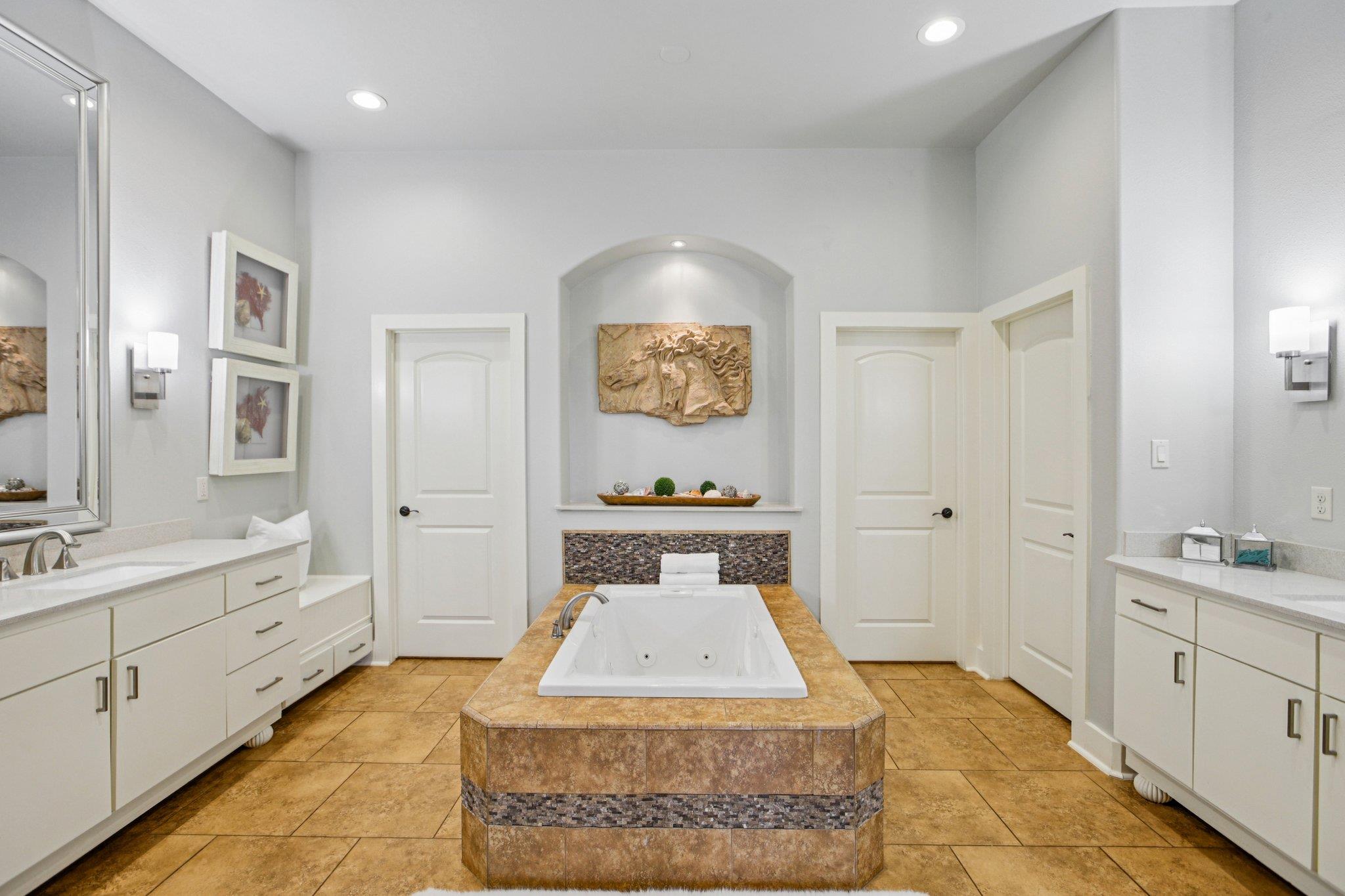 5005 McIntyre Cir, Austin, TX 78734