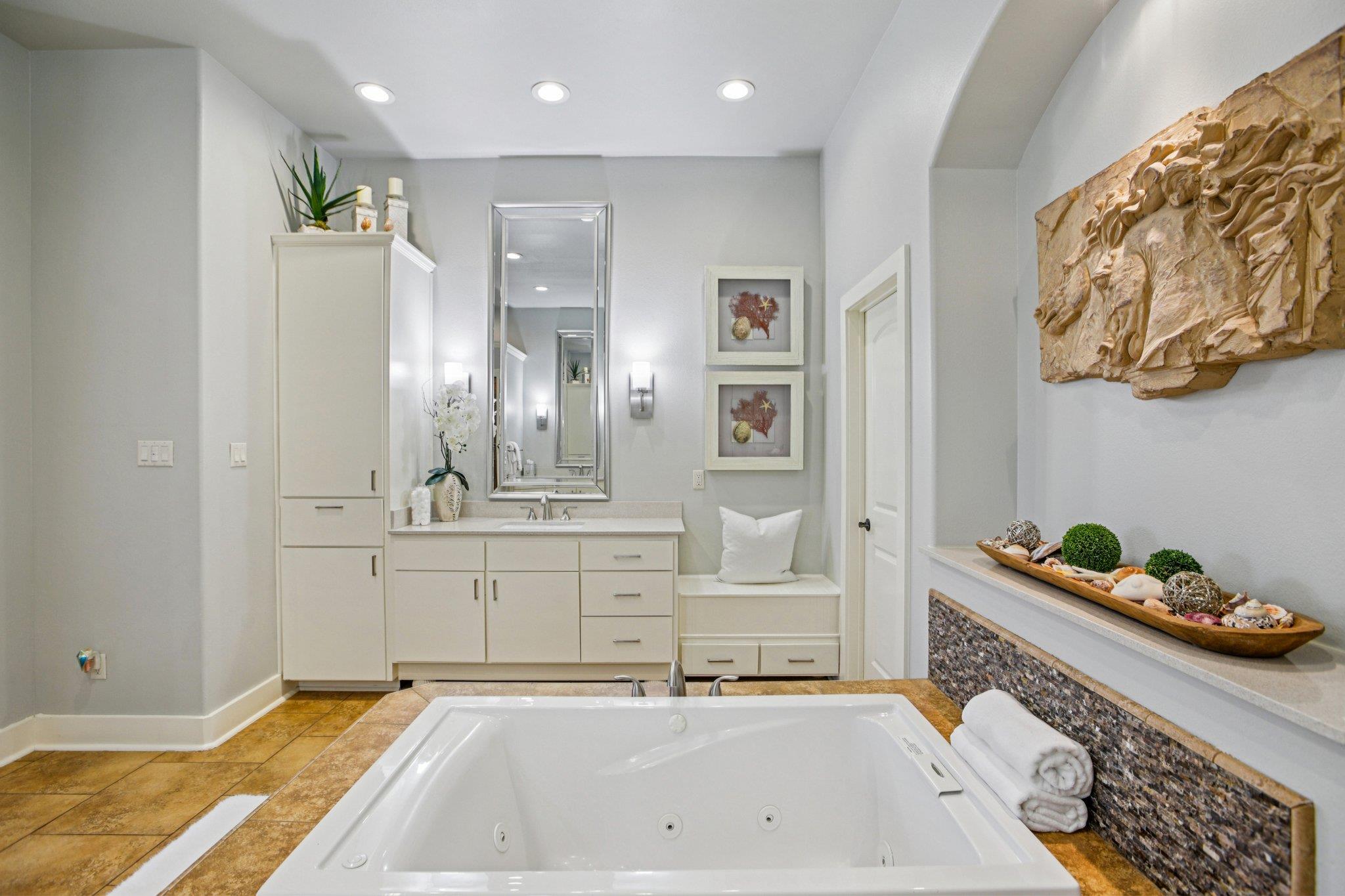 5005 McIntyre Cir, Austin, TX 78734