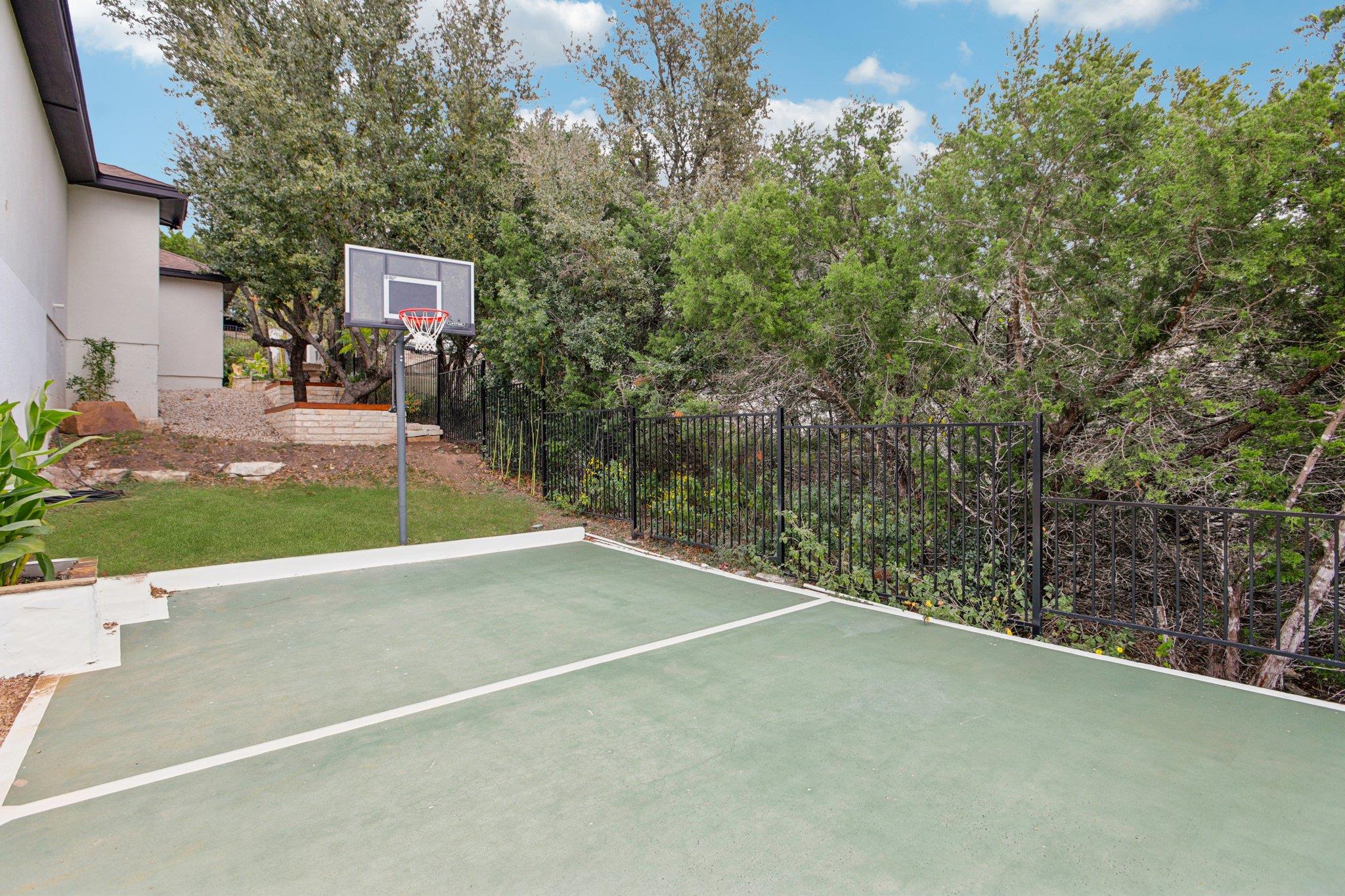 5005 McIntyre Cir, Austin, TX 78734