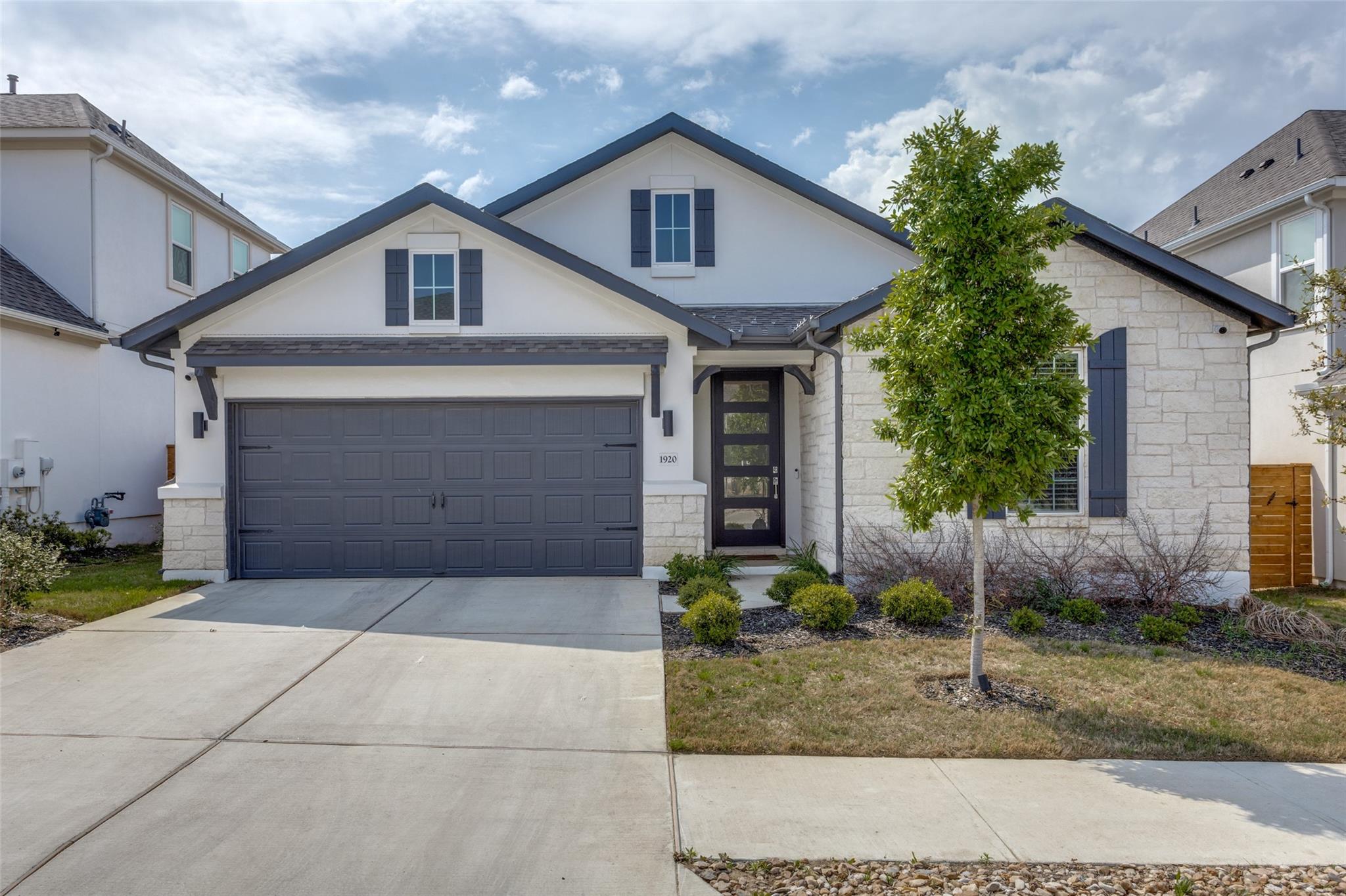 1920 Donetto Dr, Leander, TX 78641