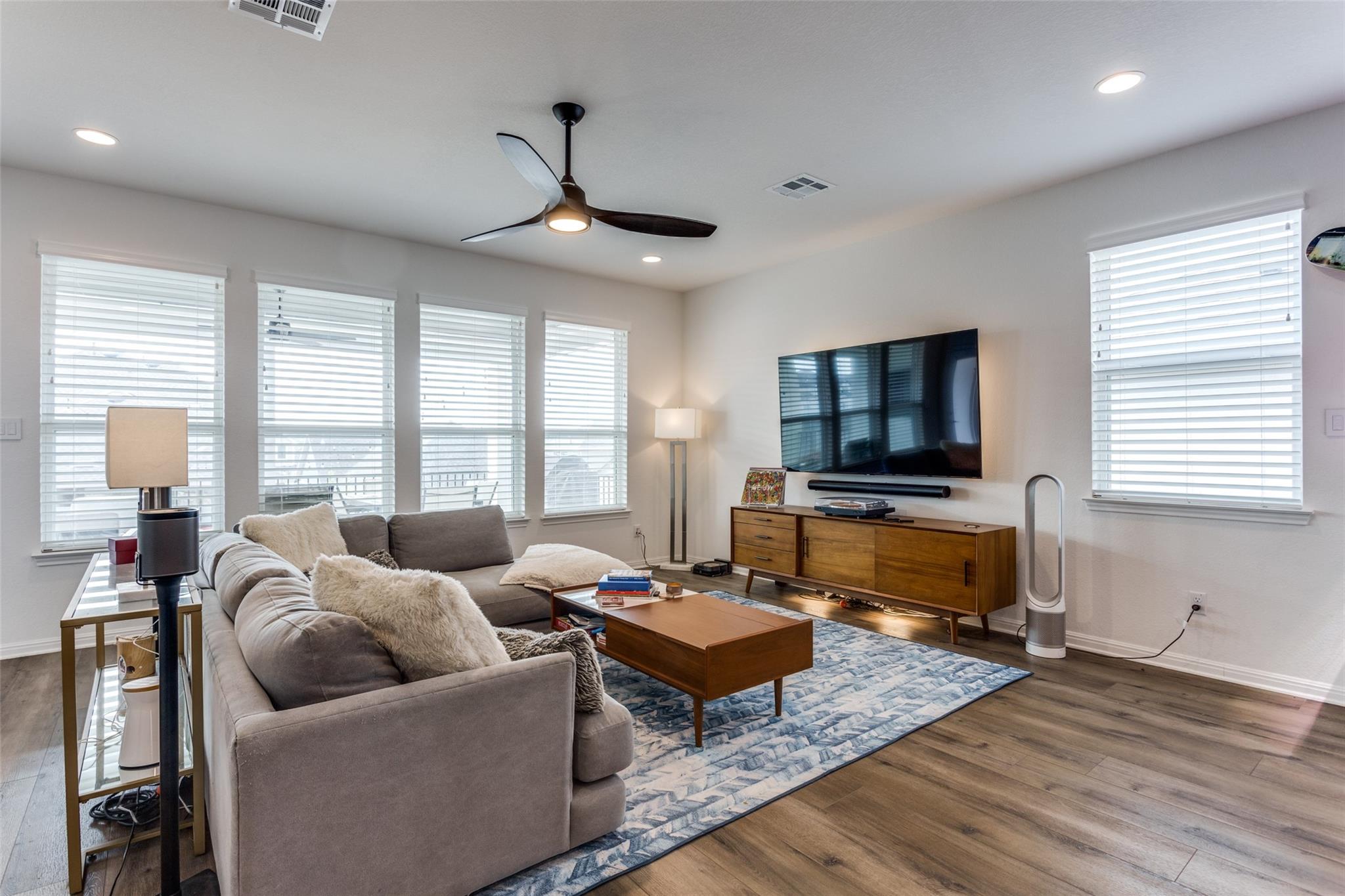 1920 Donetto Dr, Leander, TX 78641