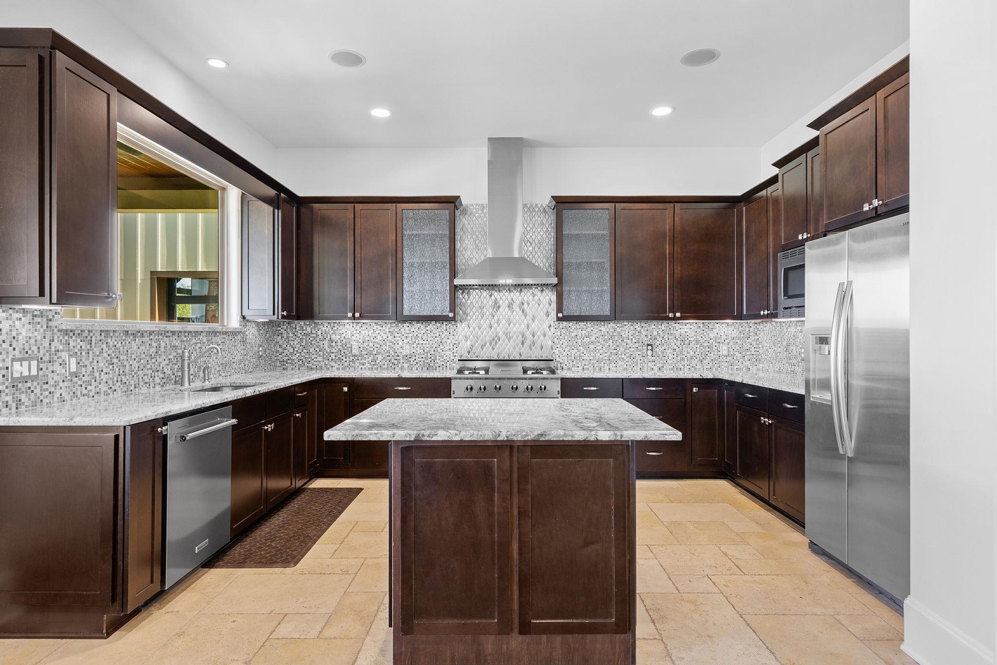 1124 County Road 301, Elgin, TX 78621