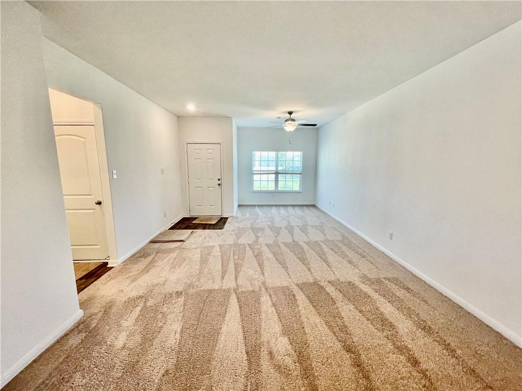 126 Fox Glen Trl, Jarrell, TX 76537