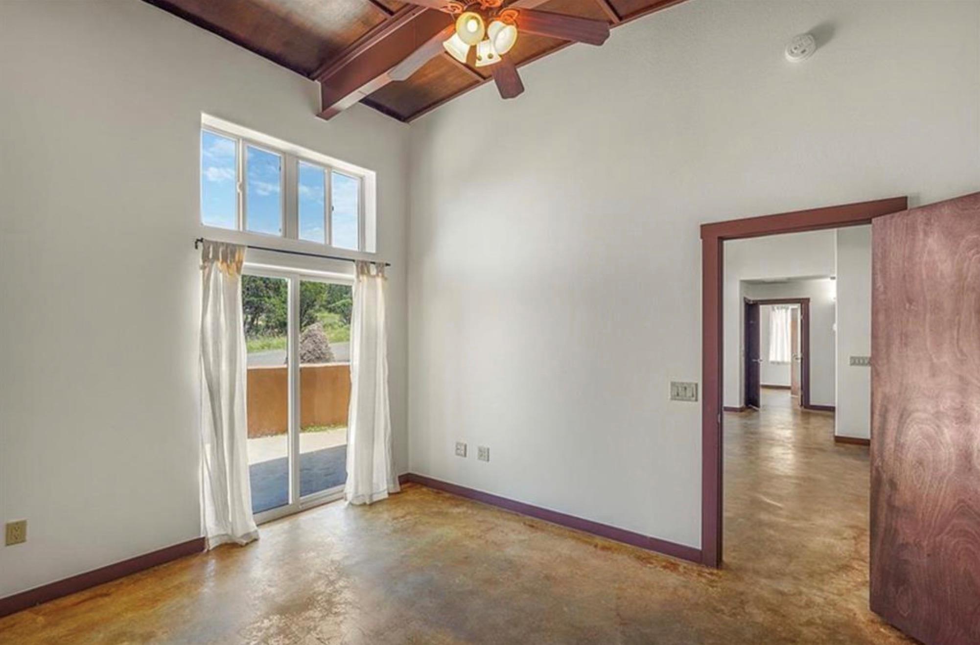 658 Maple Ln, Cottonwood Shores, TX 78657