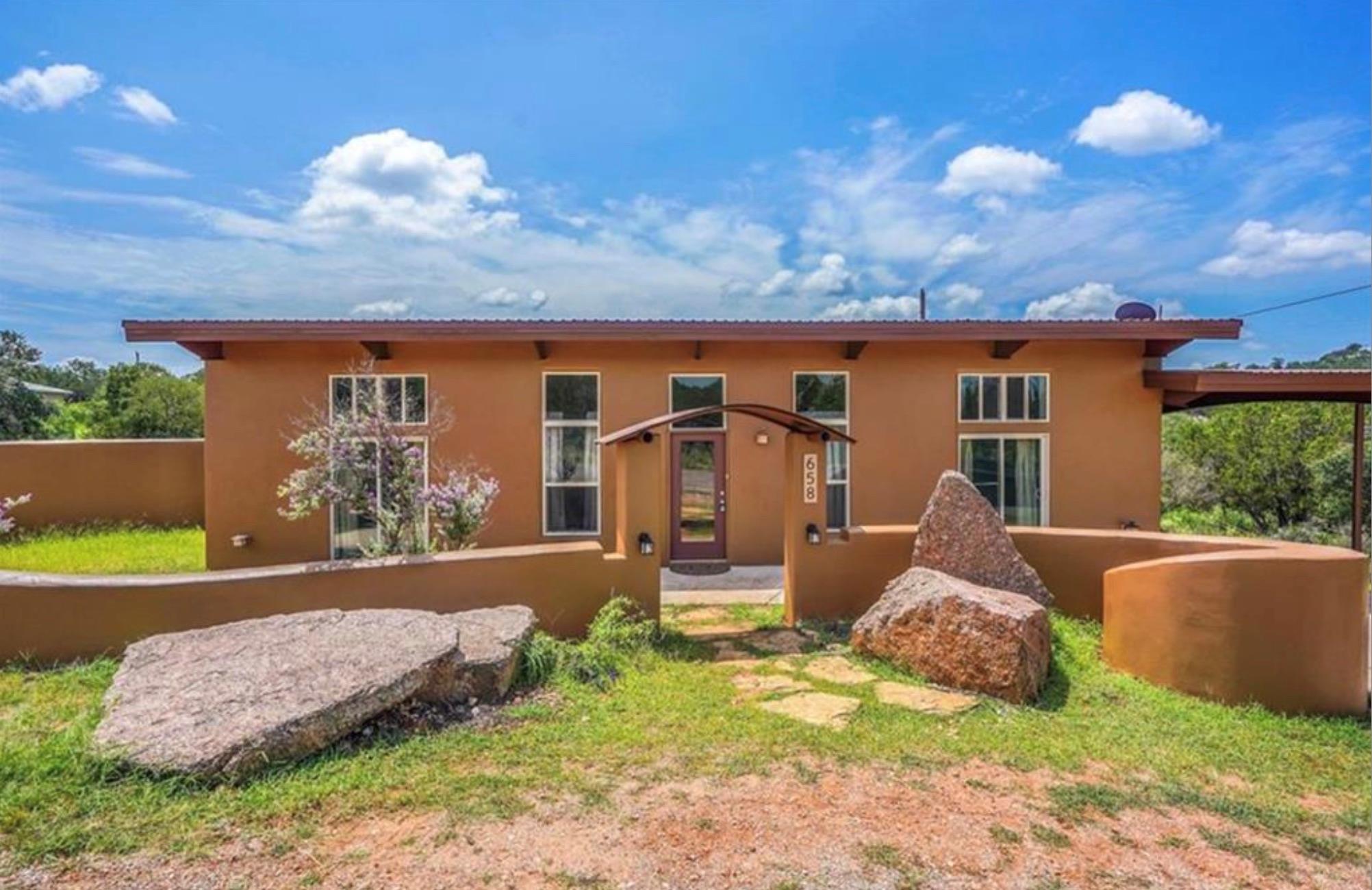 658 Maple Ln, Cottonwood Shores, TX 78657