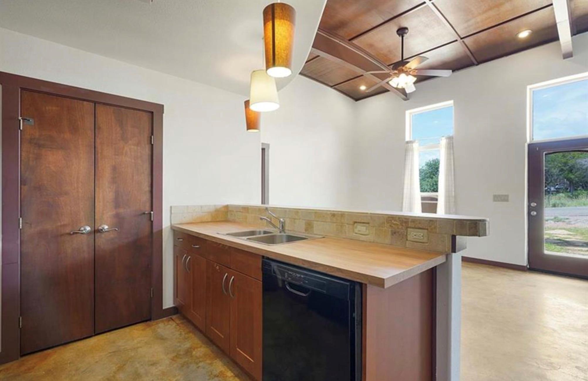 658 Maple Ln, Cottonwood Shores, TX 78657