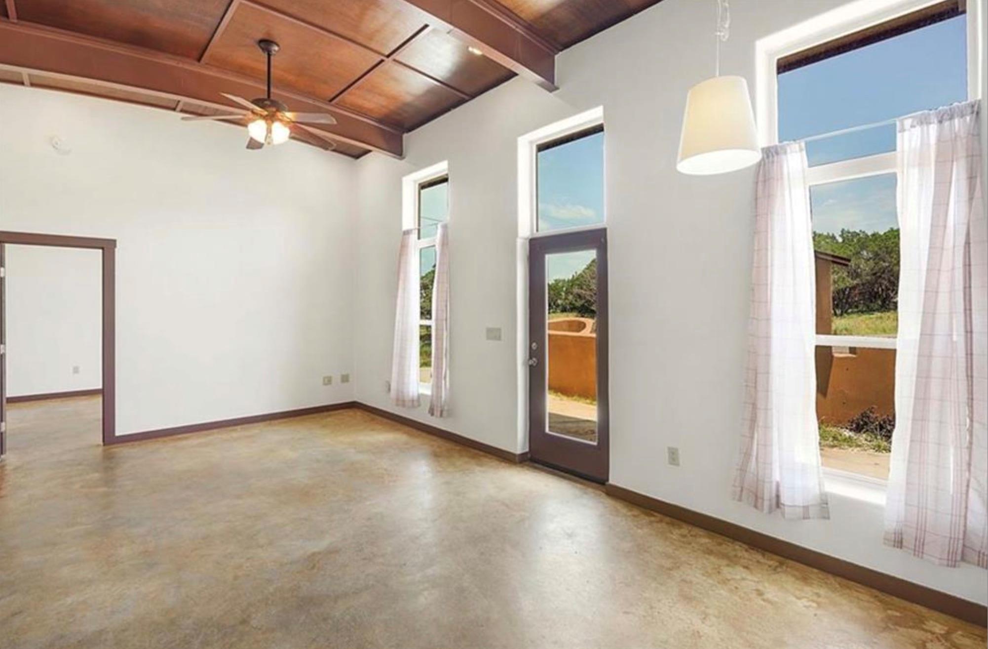 658 Maple Ln, Cottonwood Shores, TX 78657