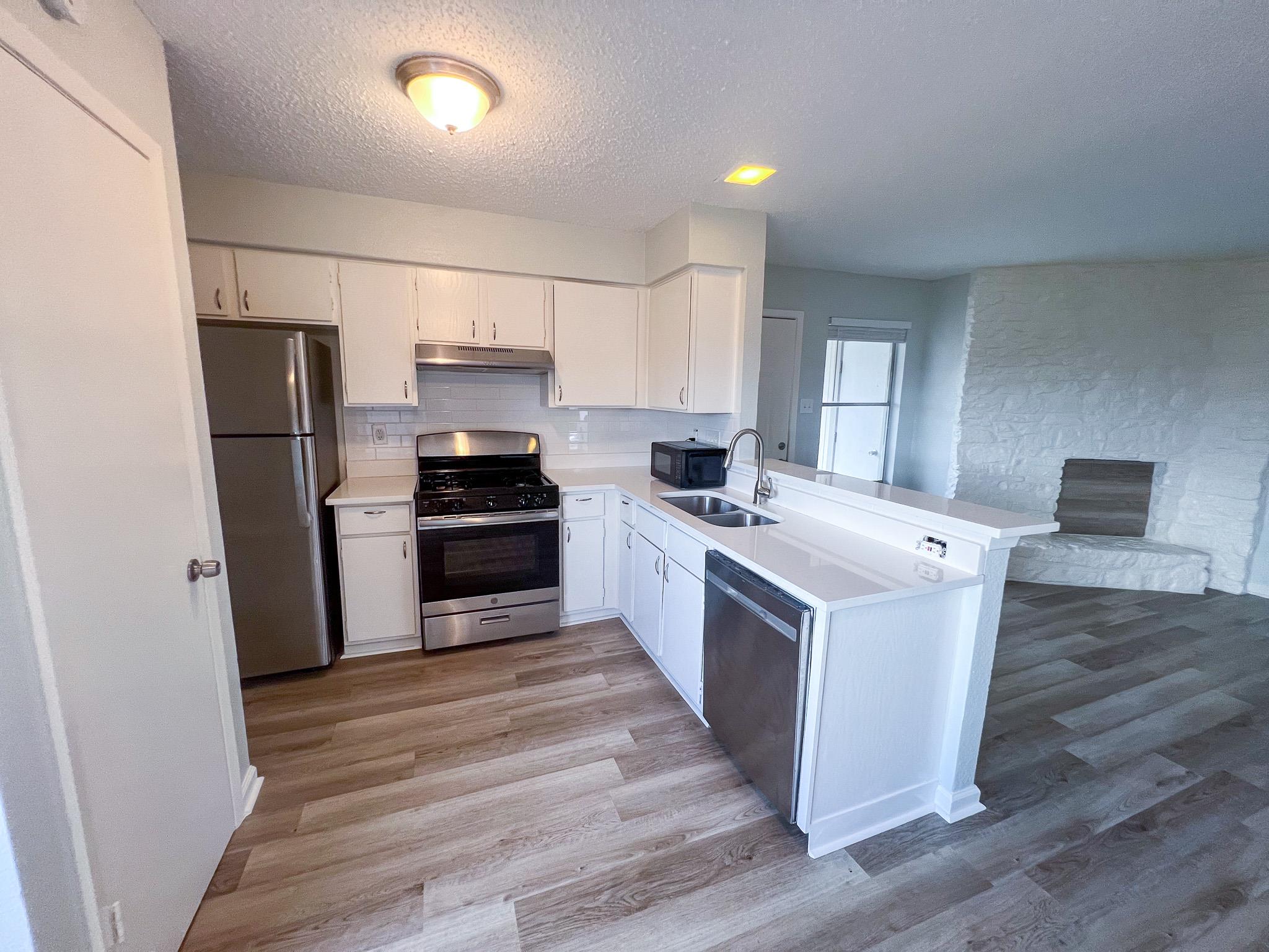 9901 Roxanna Dr # D, Austin, TX 78748