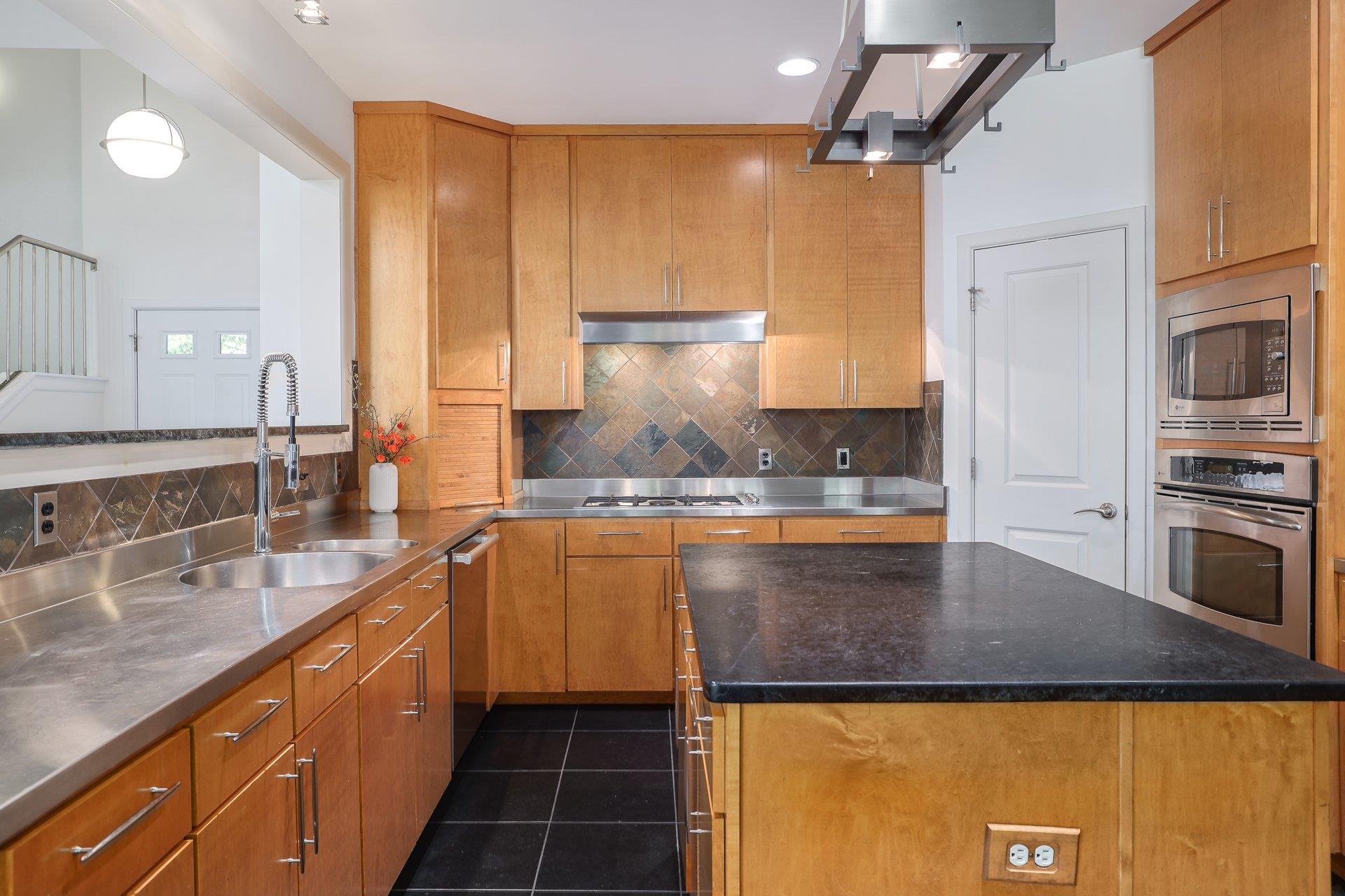 1811 Bluebonnet Ln, Austin, TX 78704