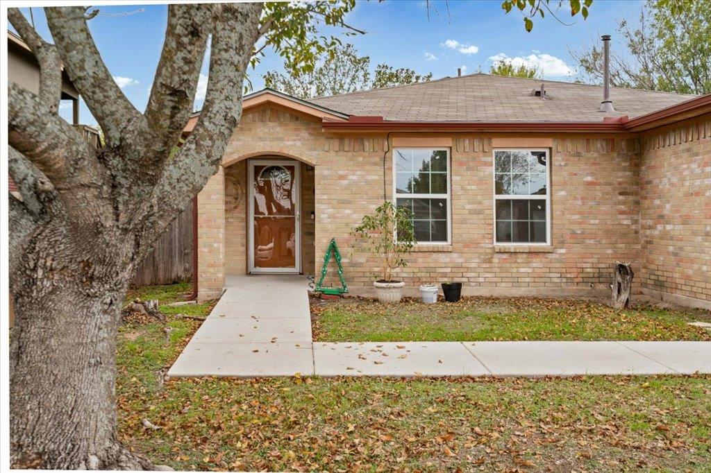 157 Fall Creek Dr, Kyle, TX 78640