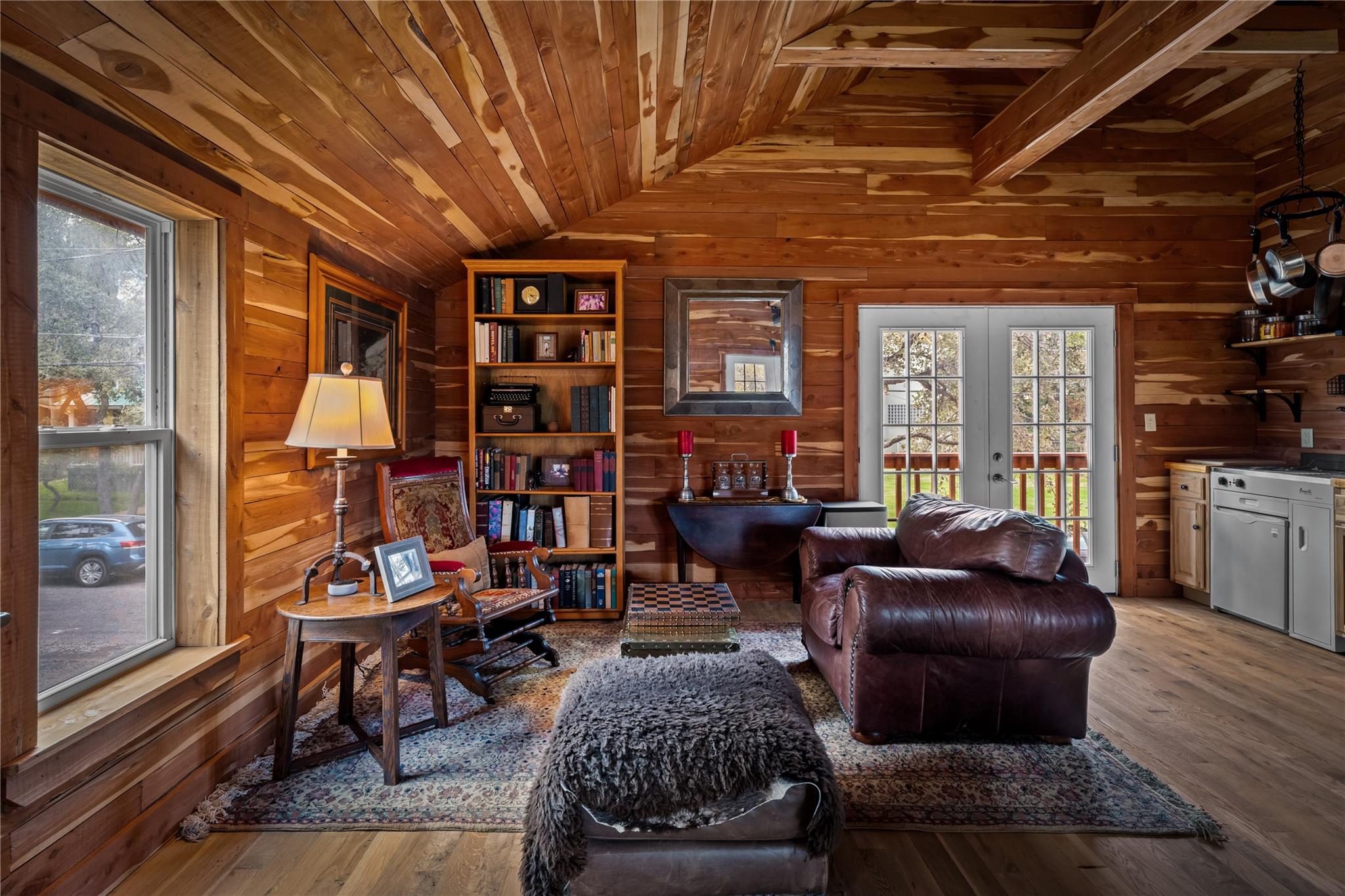 2703 De Soto Dr, Austin, TX 78733