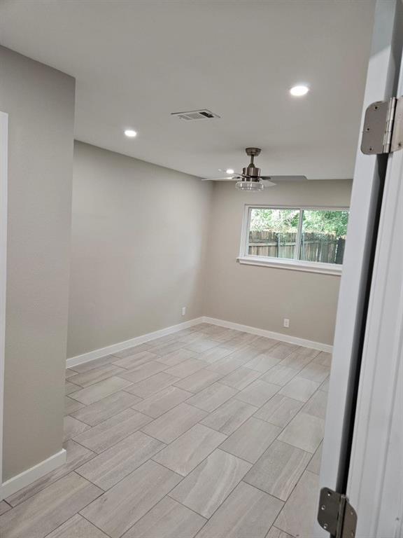 2112 Courtney St # B, Austin, TX 78745