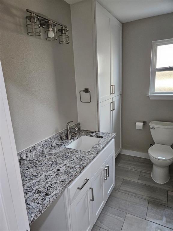 2112 Courtney St # B, Austin, TX 78745