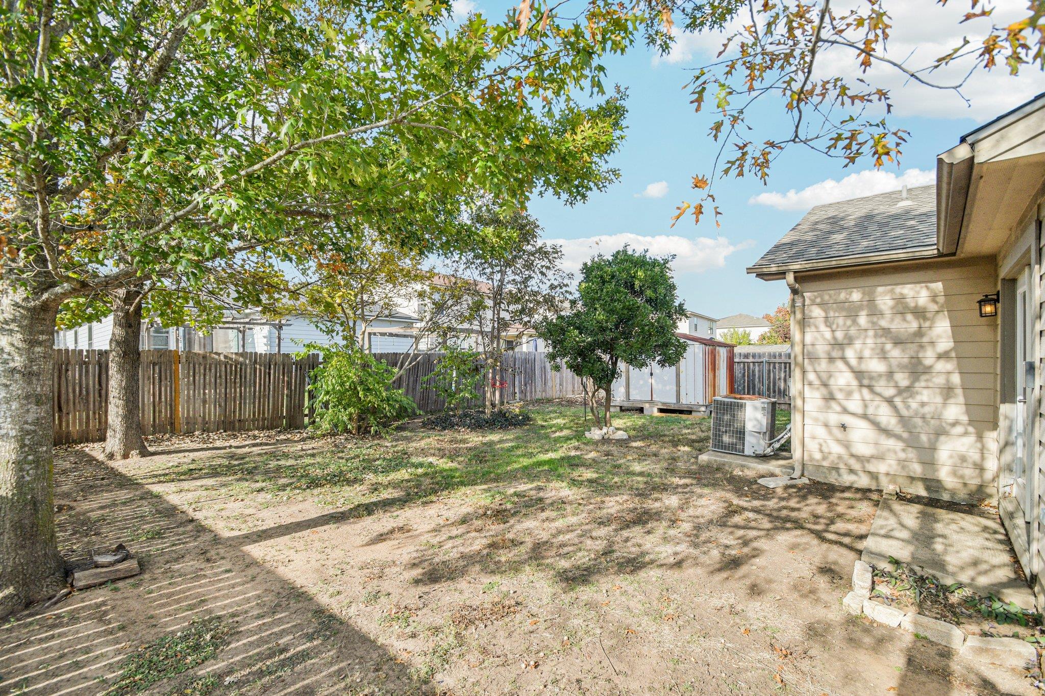 100 Kendall Cv, Elgin, TX 78621