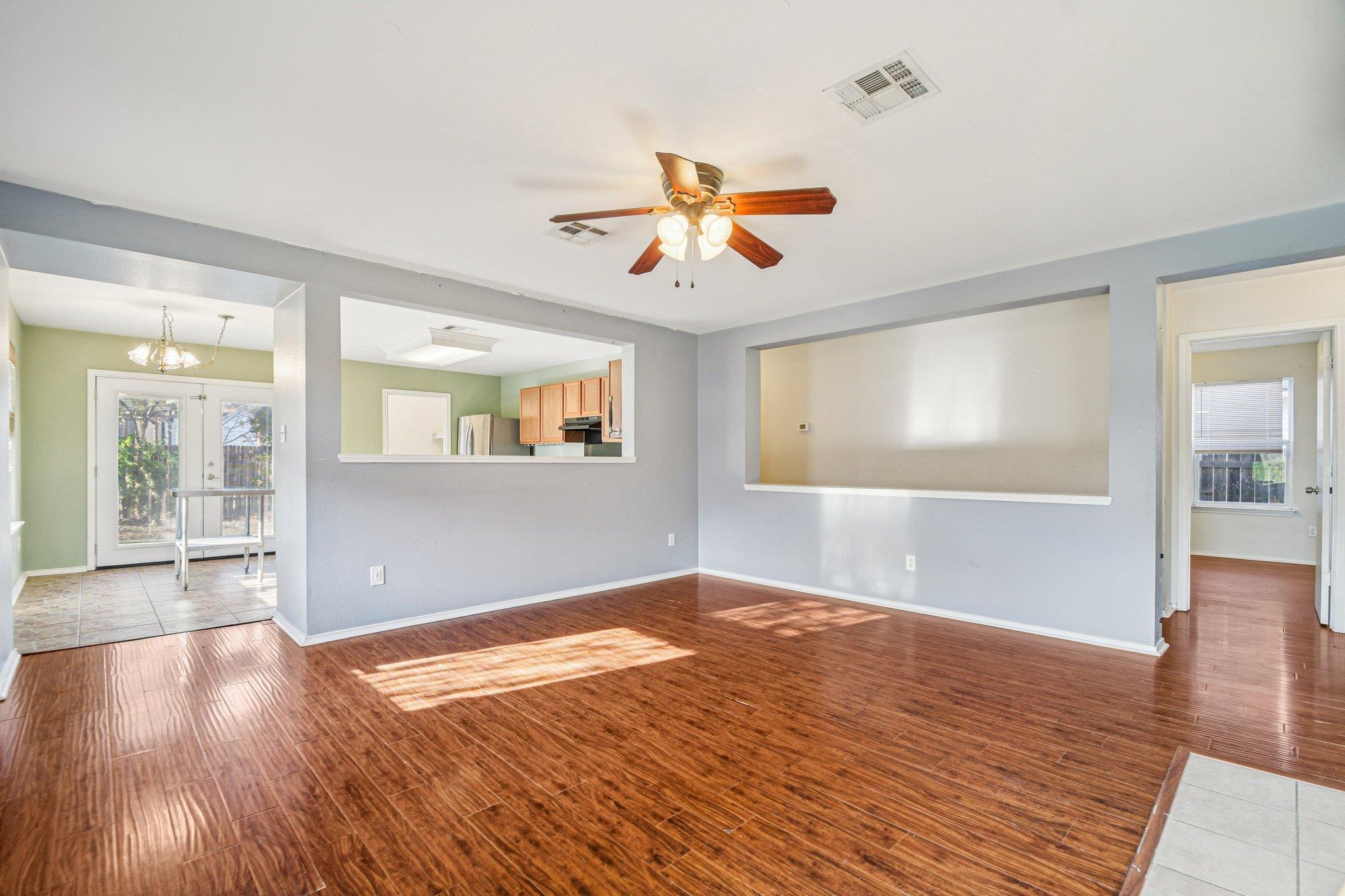 100 Kendall Cv, Elgin, TX 78621