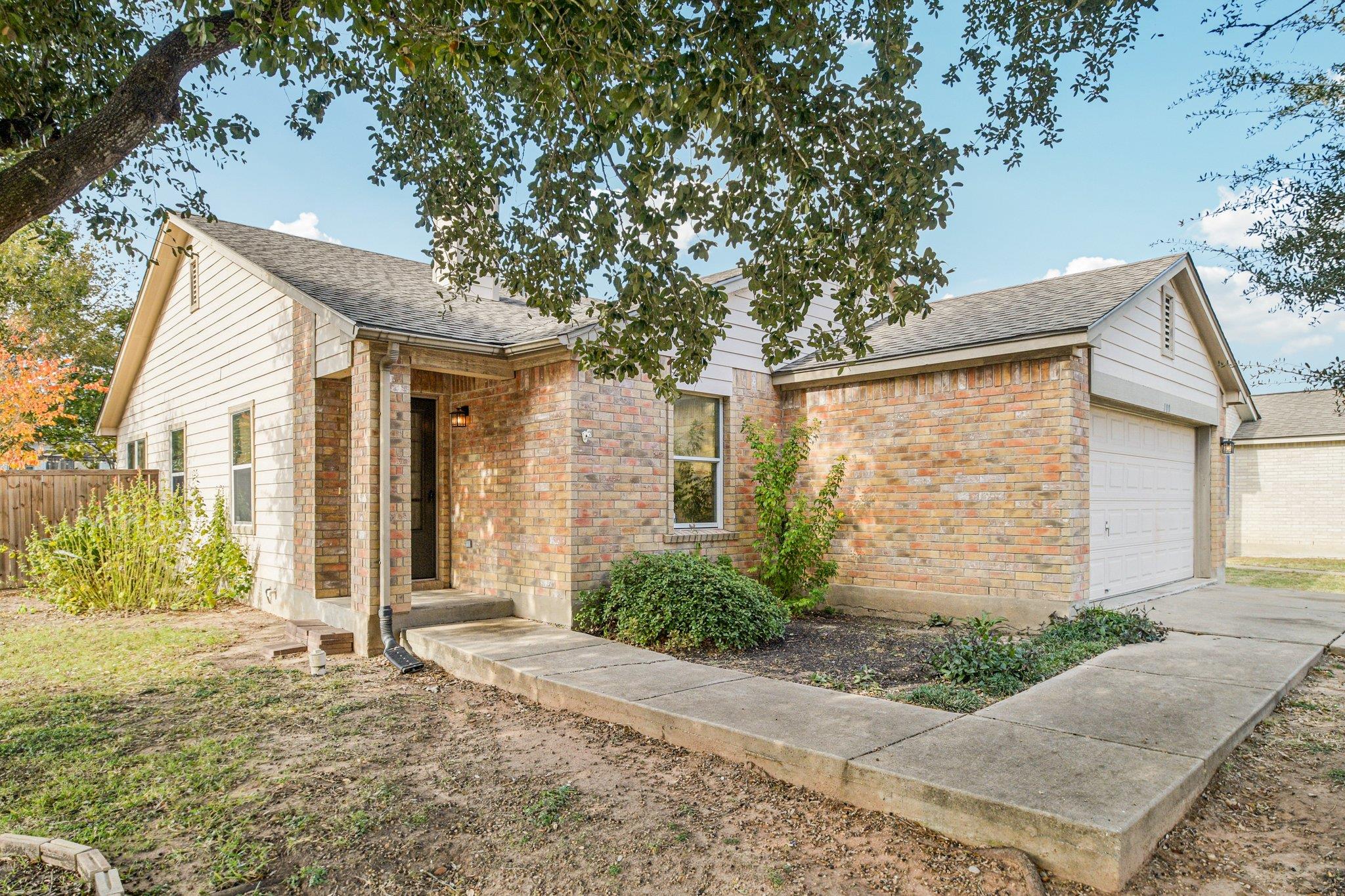 100 Kendall Cv, Elgin, TX 78621
