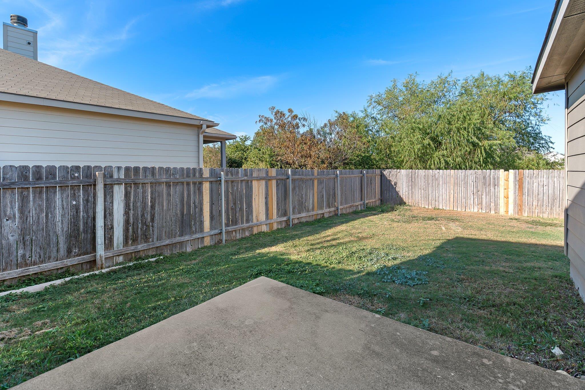 244 Chickadee Ln, Leander, TX 78641