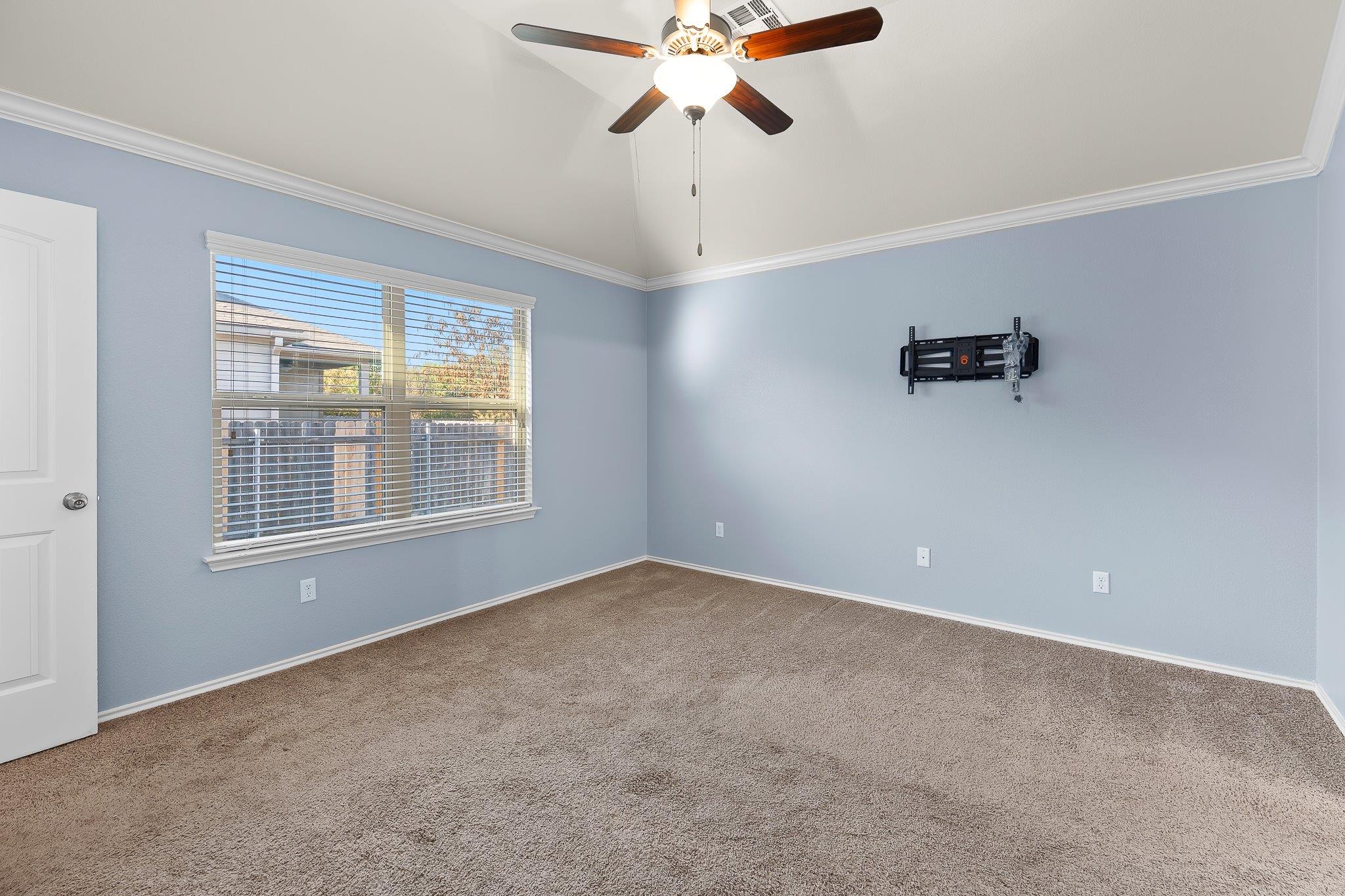 244 Chickadee Ln, Leander, TX 78641