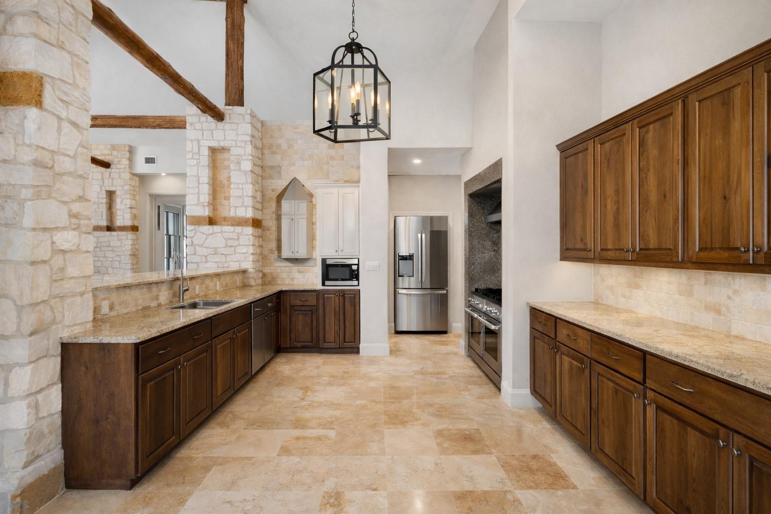 340 Barton Ranch Rd, Dripping Springs, TX 78620