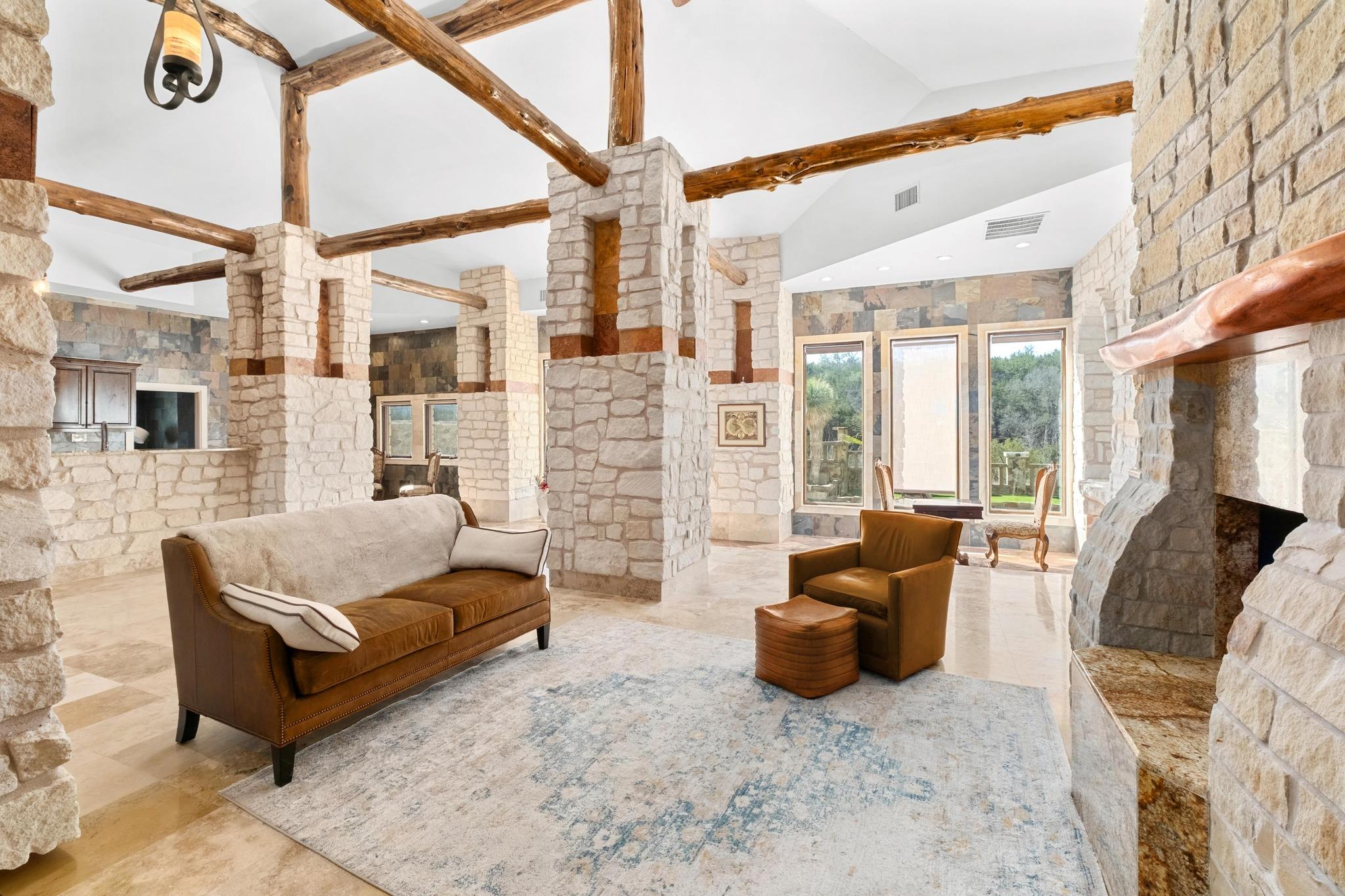 340 Barton Ranch Rd, Dripping Springs, TX 78620