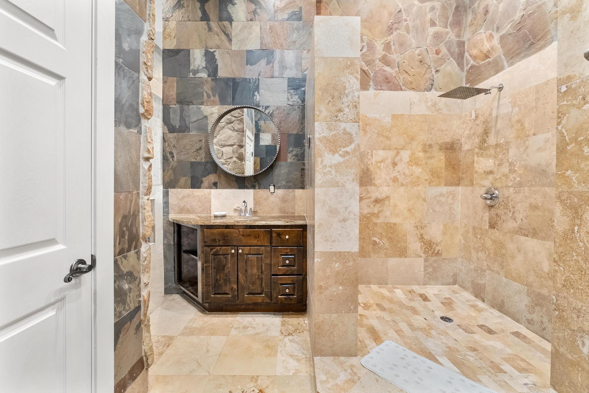 340 Barton Ranch Rd, Dripping Springs, TX 78620