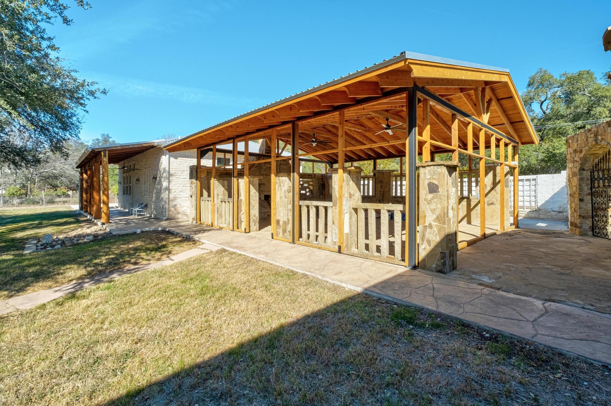 340 Barton Ranch Rd, Dripping Springs, TX 78620