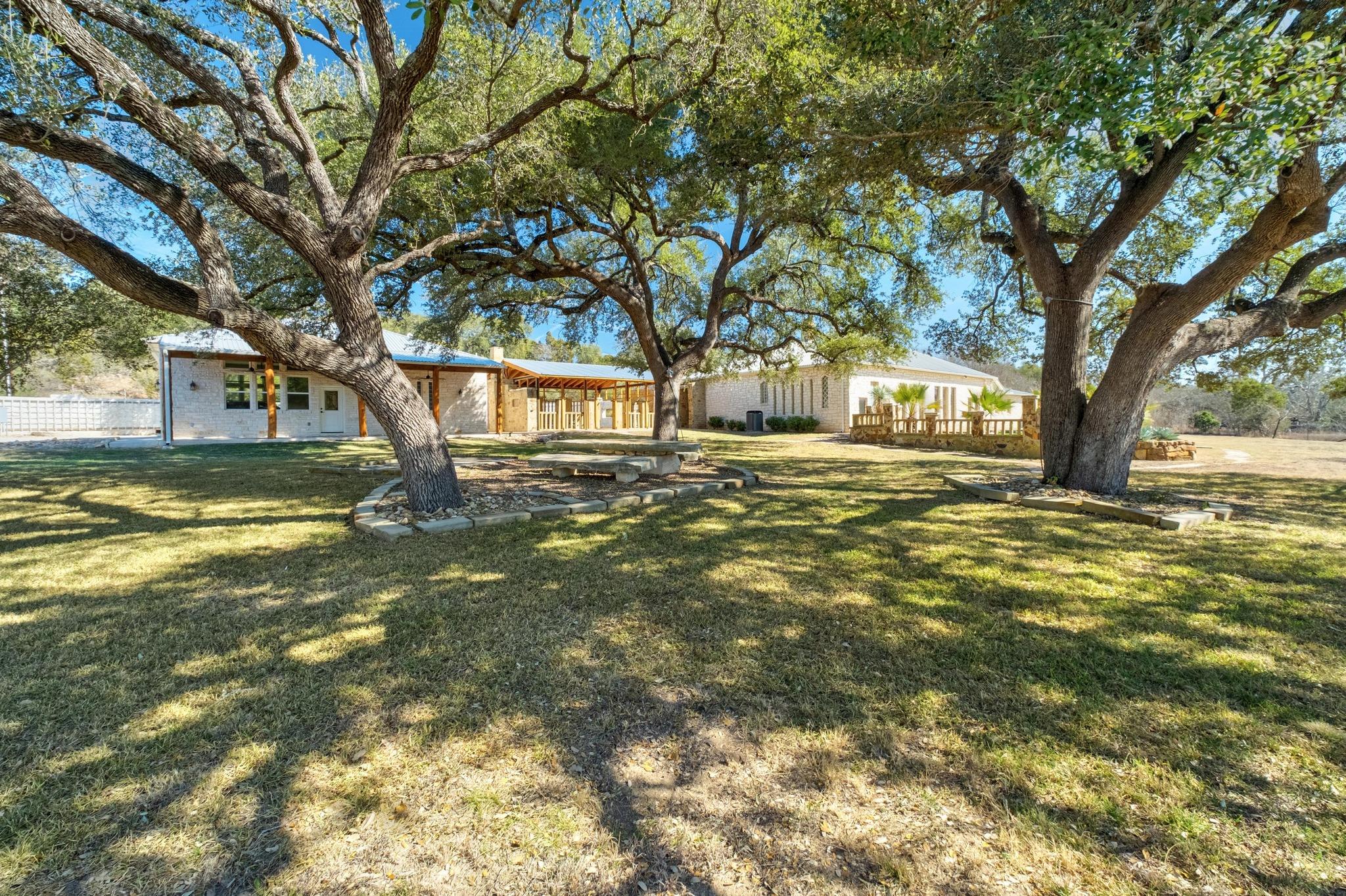 340 Barton Ranch Rd, Dripping Springs, TX 78620