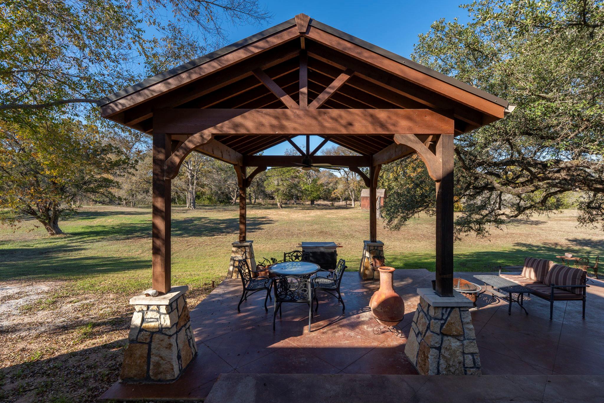 330 Humphrey Dr, Buda, TX 78610