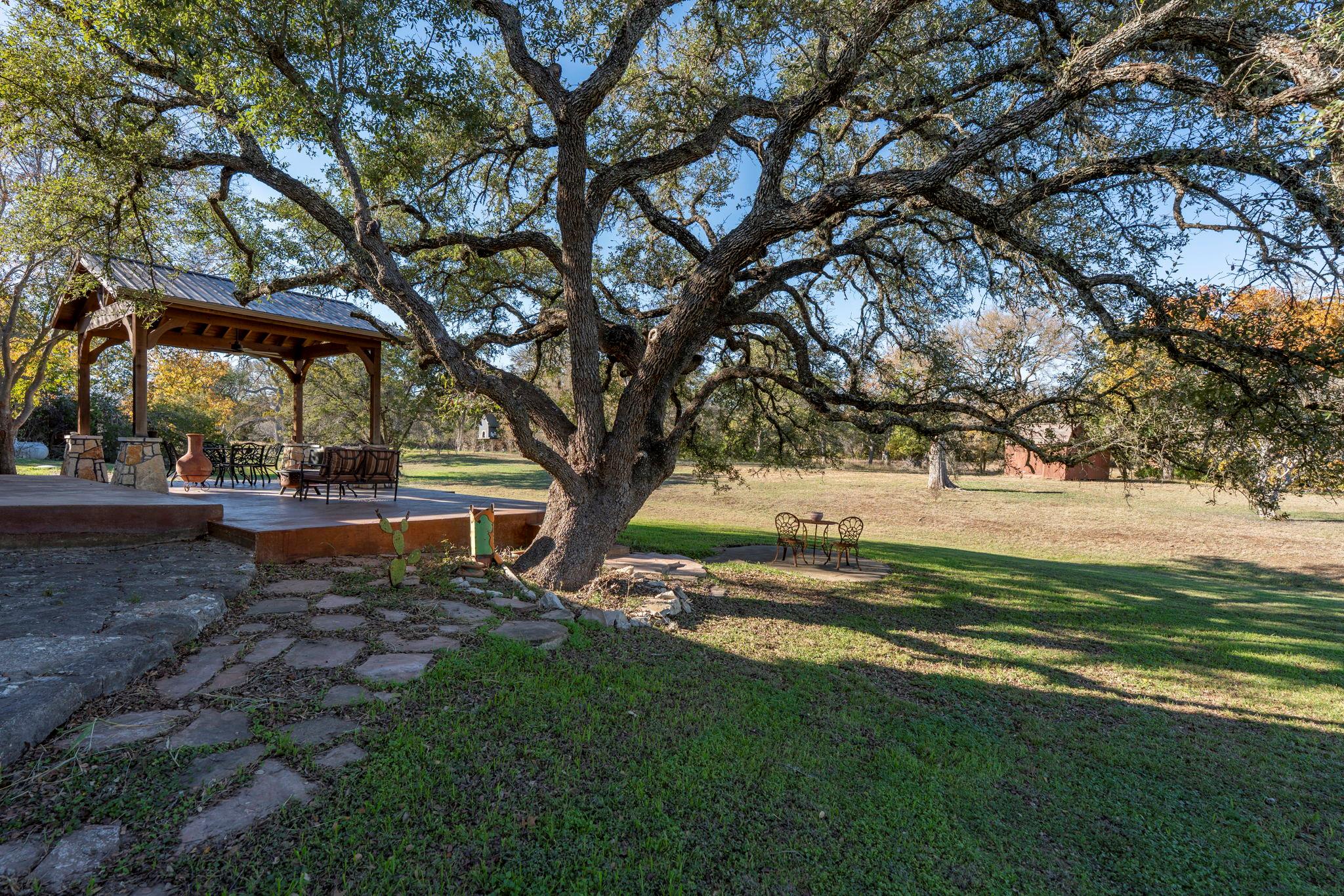 330 Humphrey Dr, Buda, TX 78610