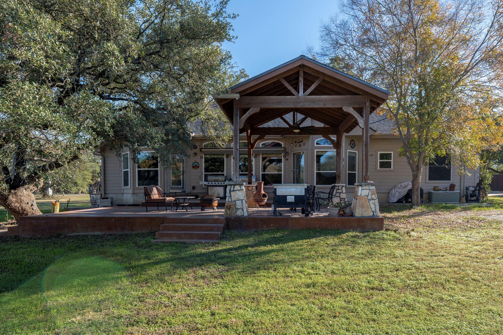 330 Humphrey Dr, Buda, TX 78610