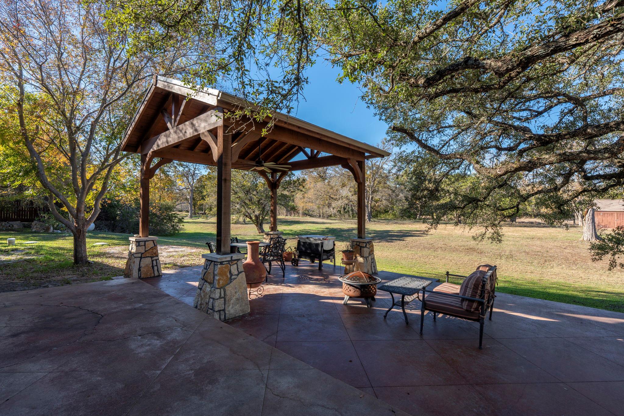 330 Humphrey Dr, Buda, TX 78610