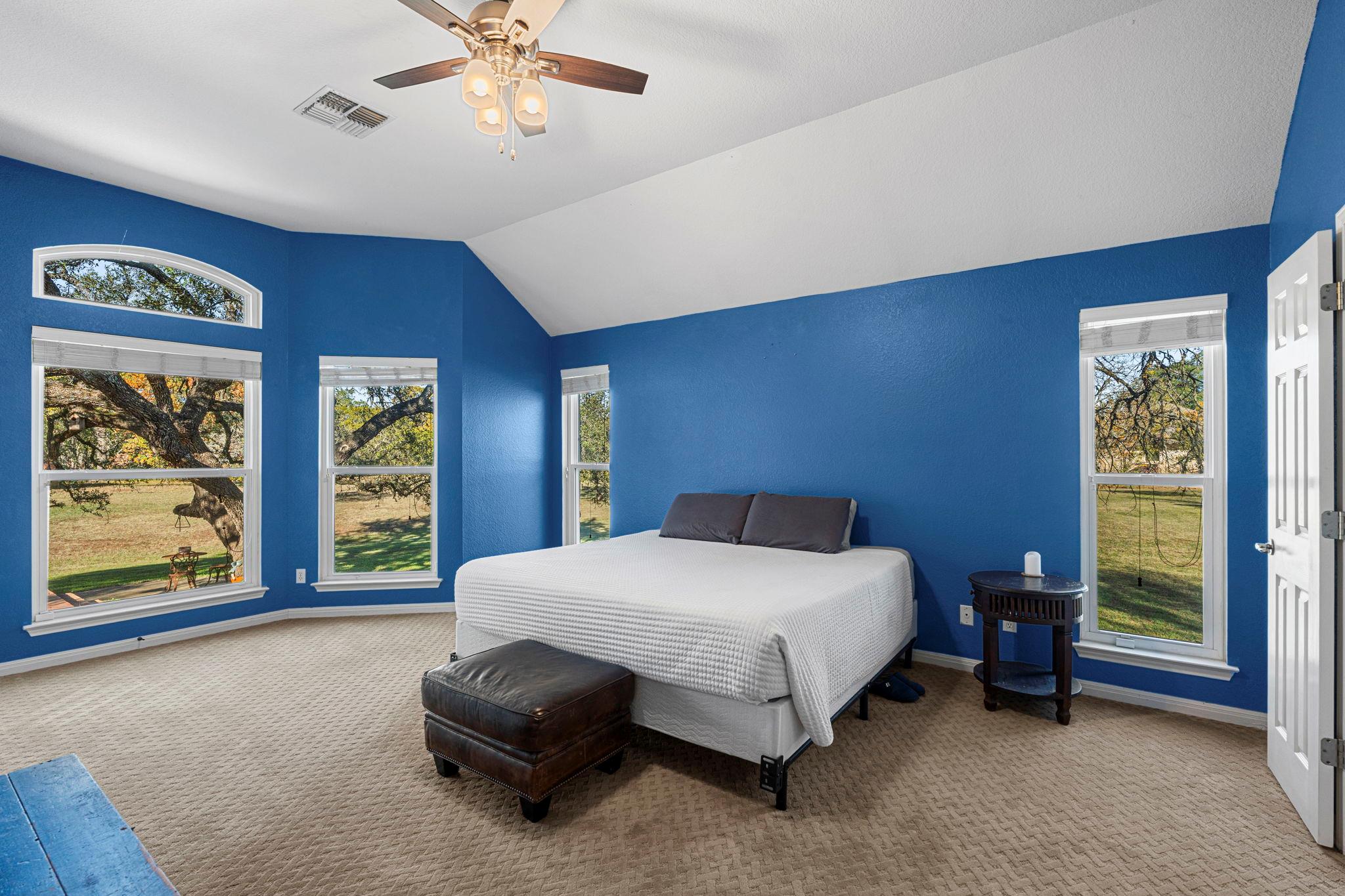 330 Humphrey Dr, Buda, TX 78610