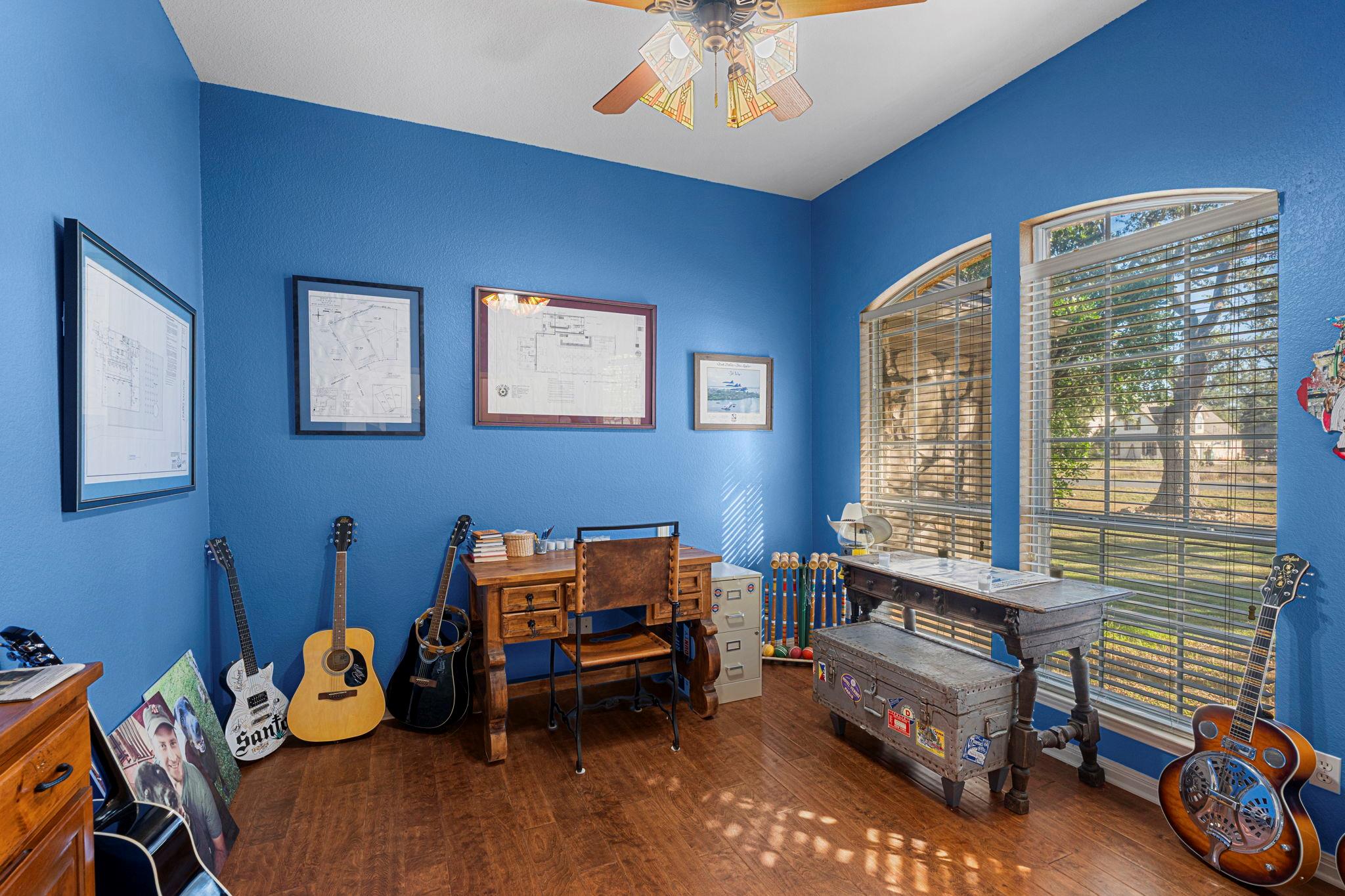 330 Humphrey Dr, Buda, TX 78610