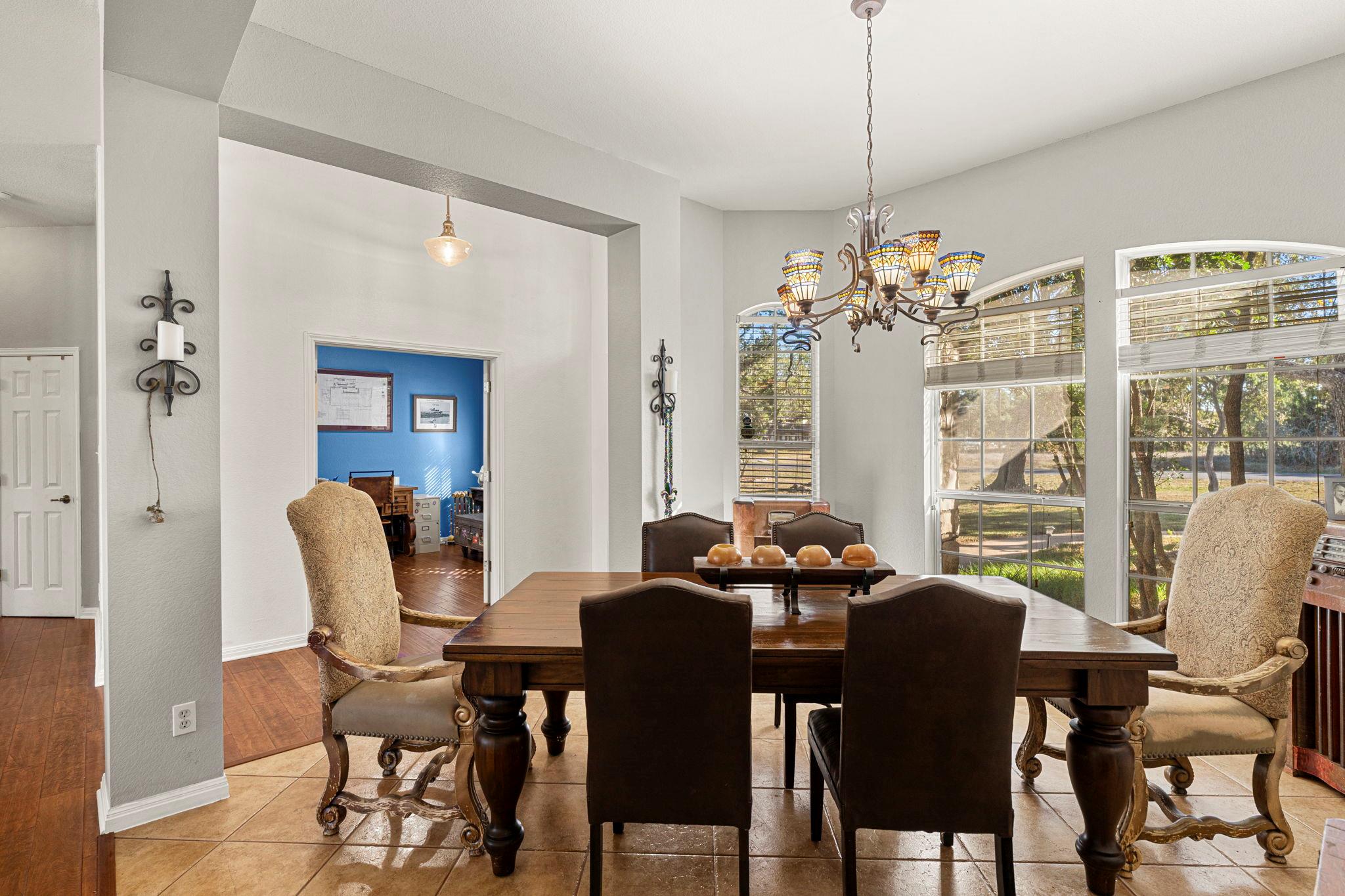 330 Humphrey Dr, Buda, TX 78610