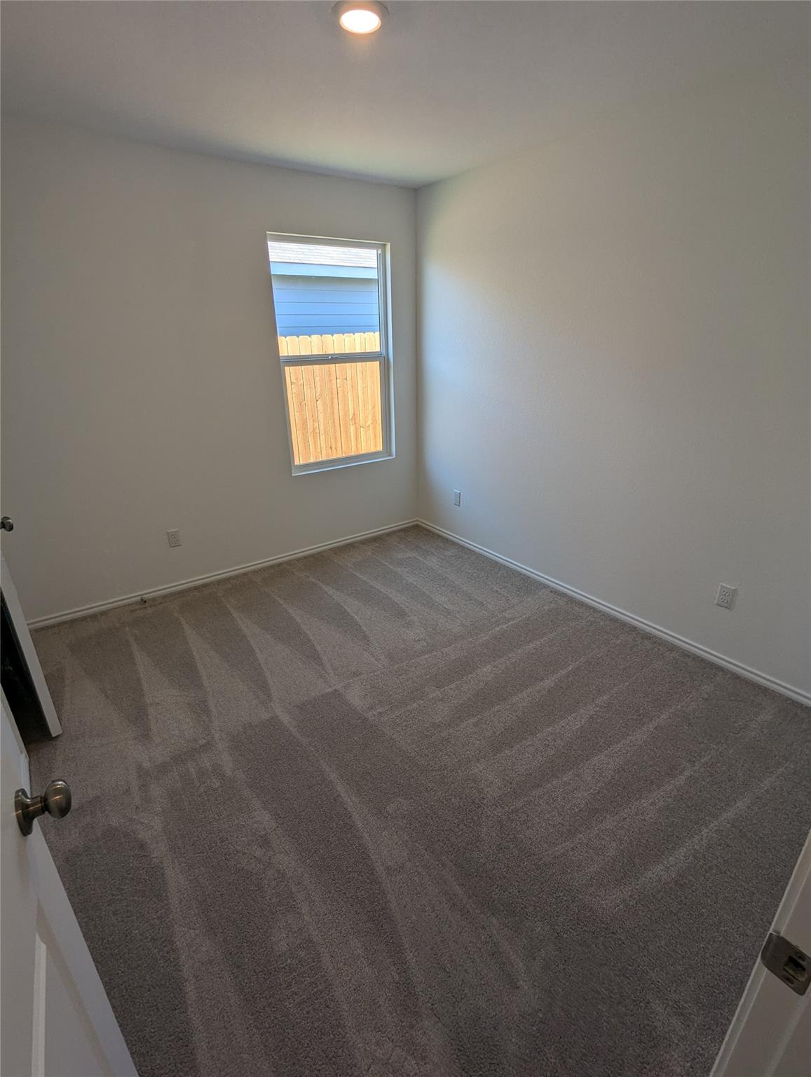 583 Commander Abbott Dr, Jarrell, TX 76537