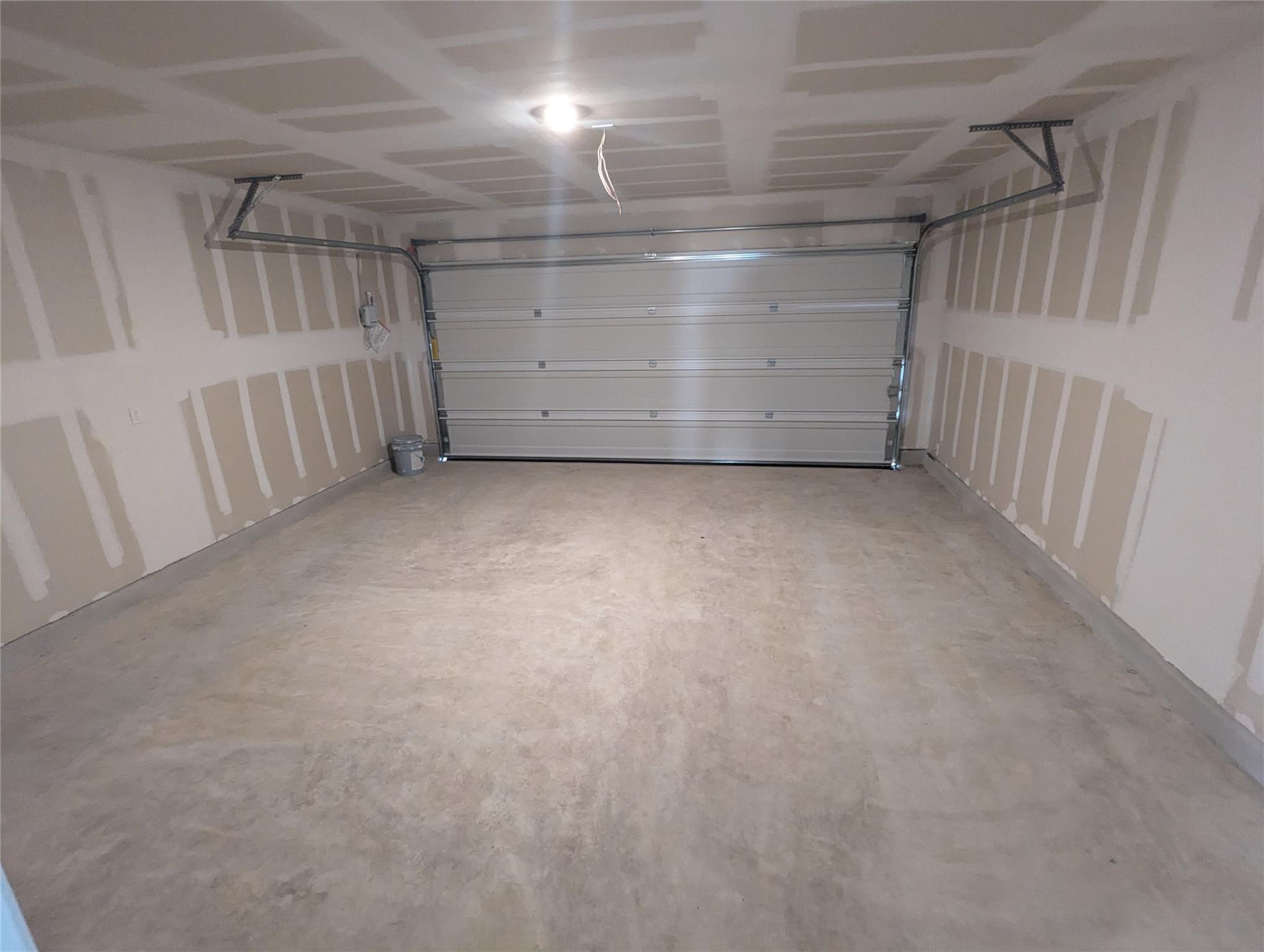 583 Commander Abbott Dr, Jarrell, TX 76537