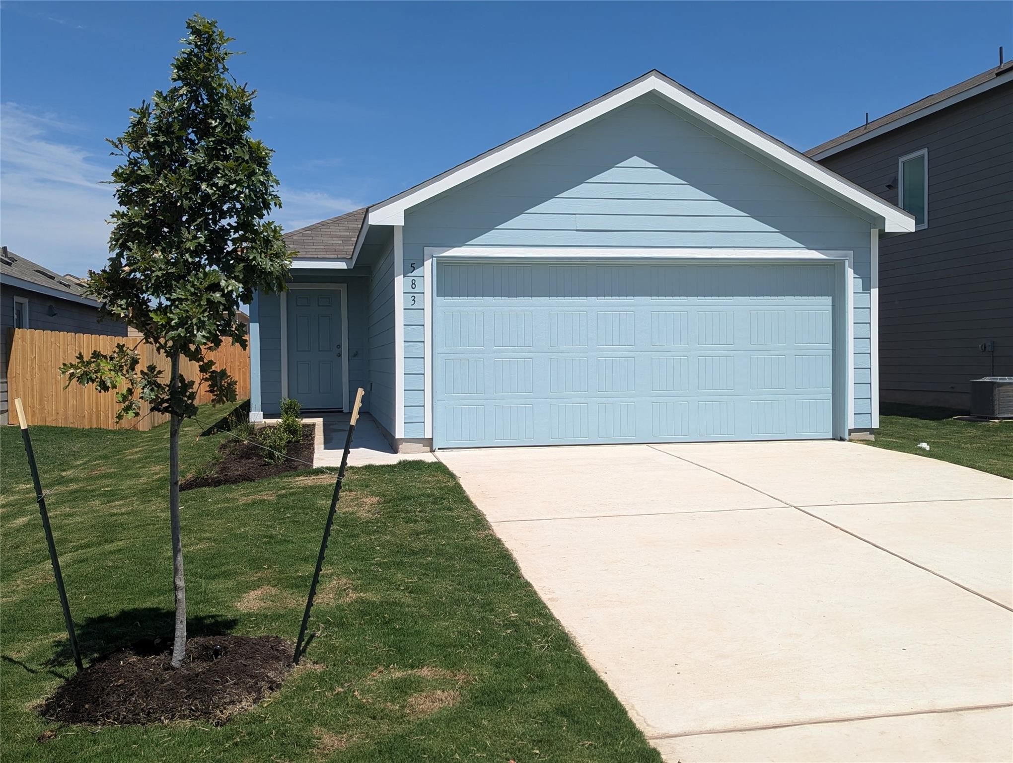 583 Commander Abbott Dr, Jarrell, TX 76537