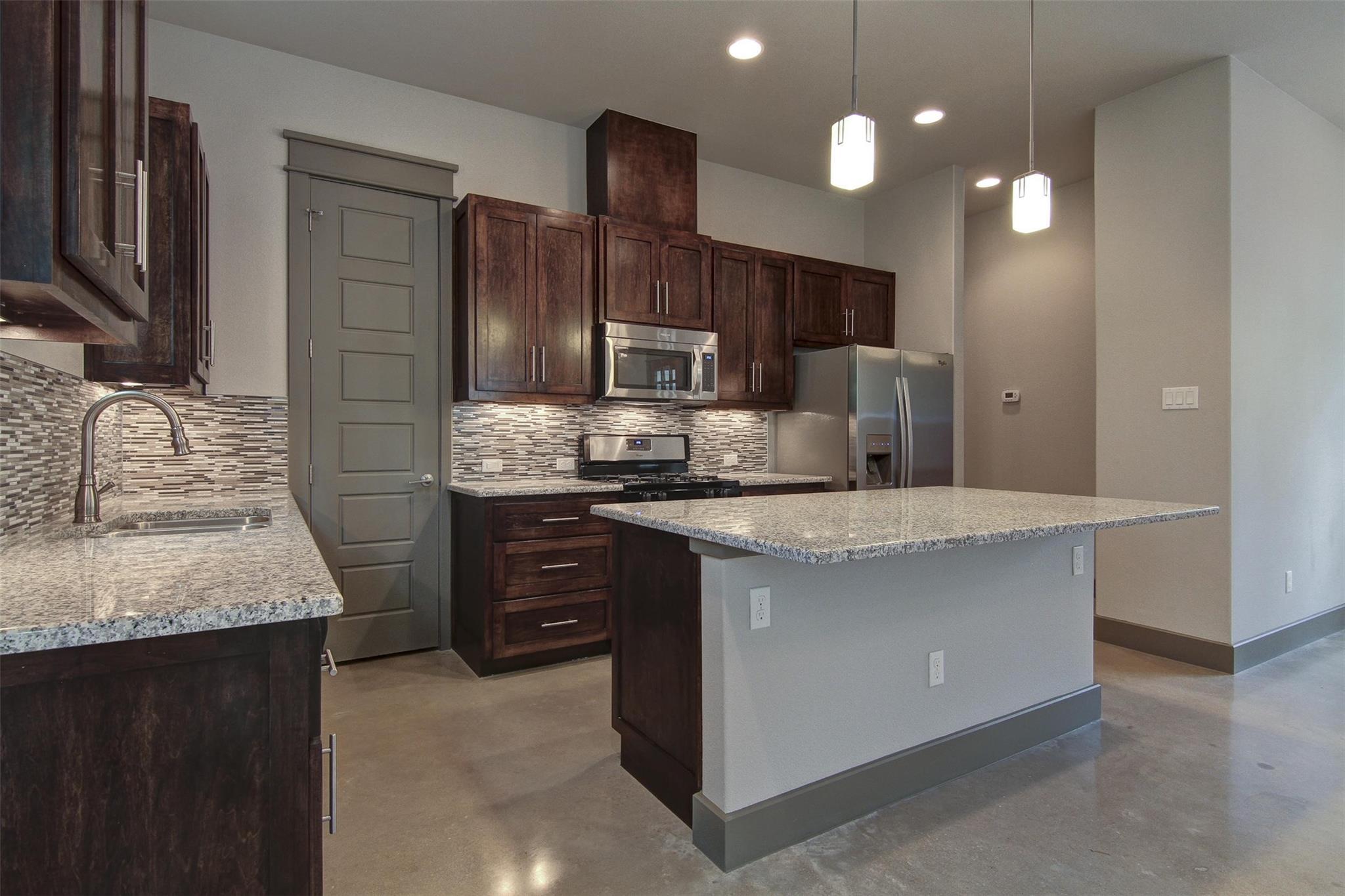 923 E 37th St, Austin, TX 78705