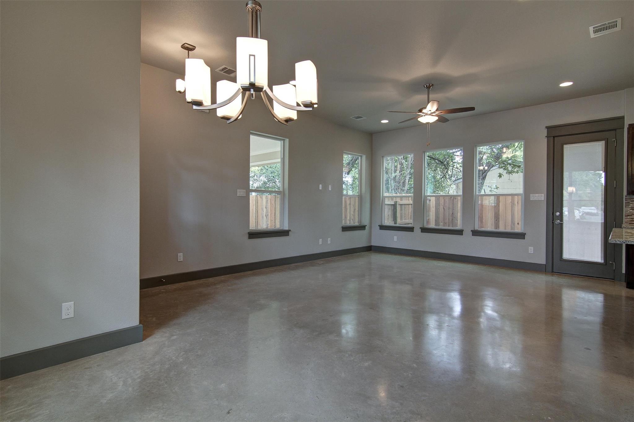 923 E 37th St, Austin, TX 78705