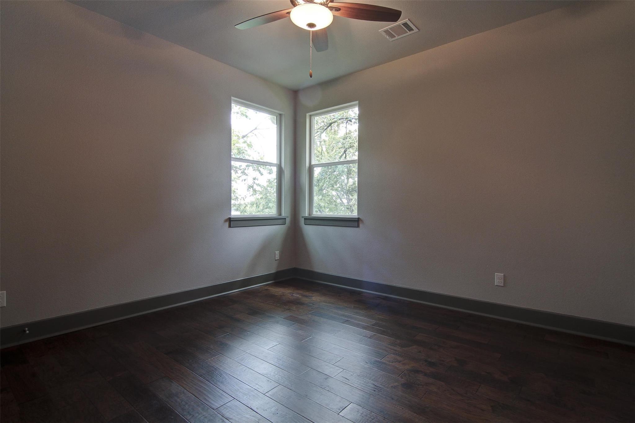 923 E 37th St, Austin, TX 78705