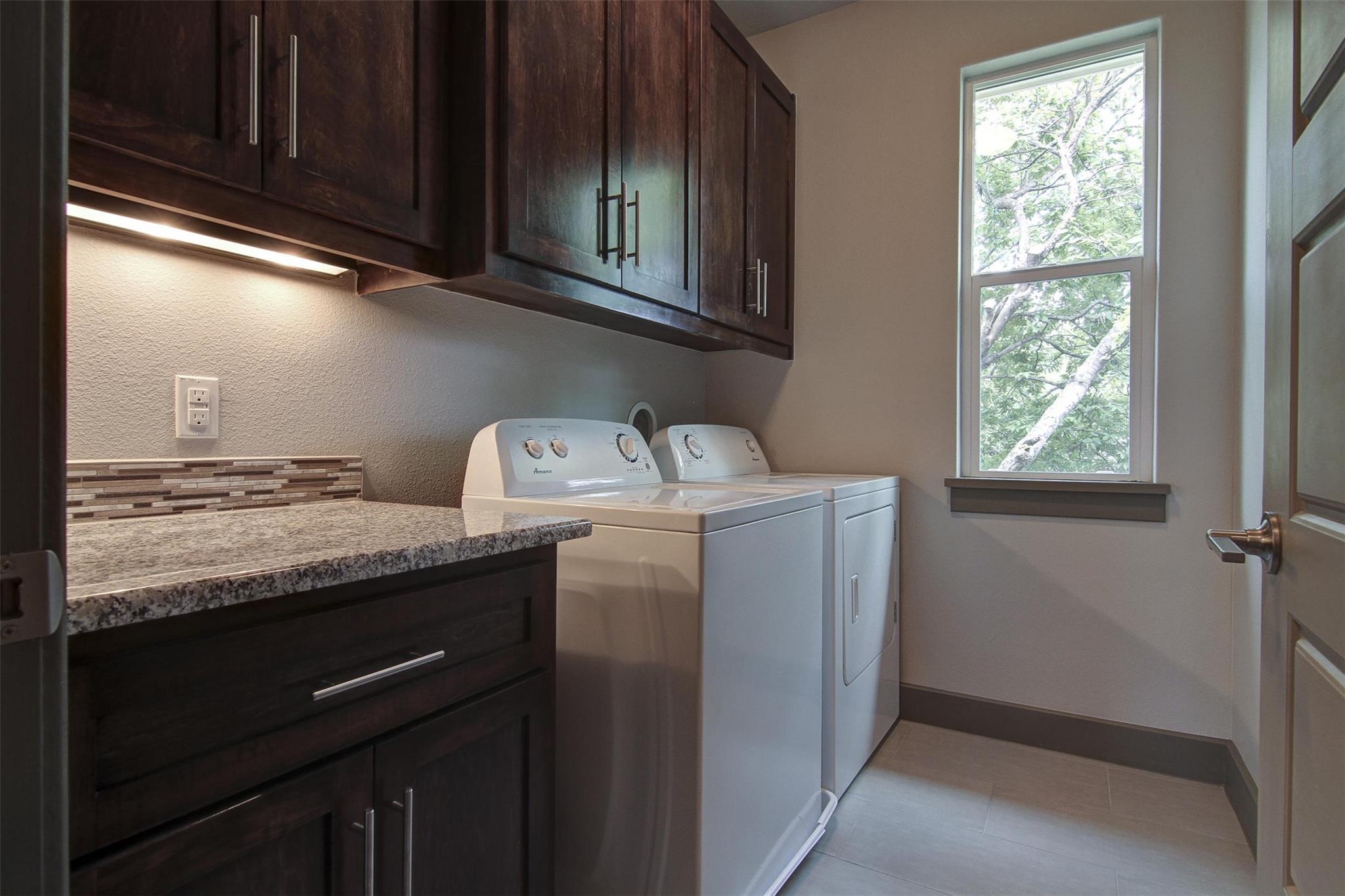 923 E 37th St, Austin, TX 78705