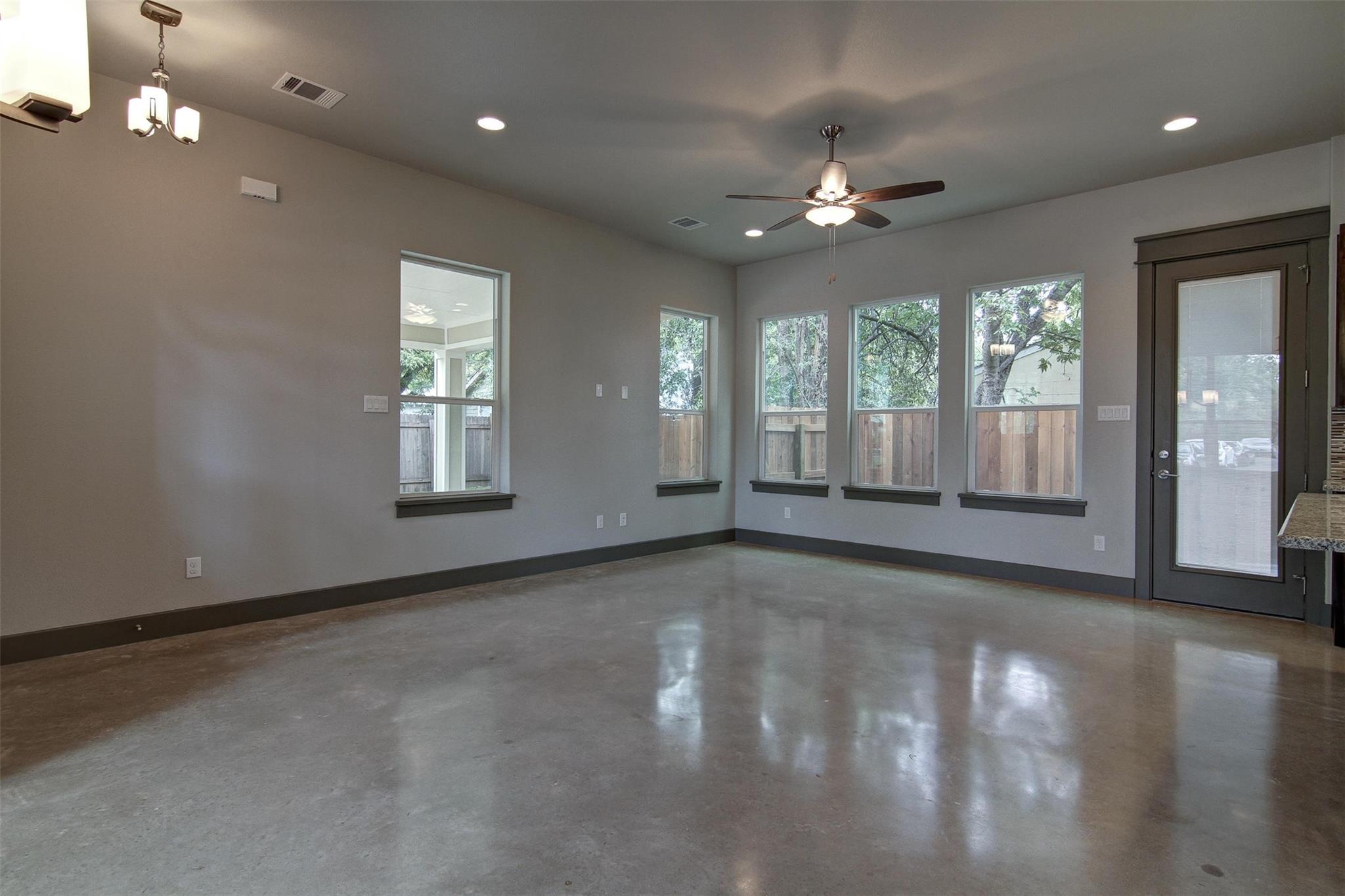 923 E 37th St, Austin, TX 78705