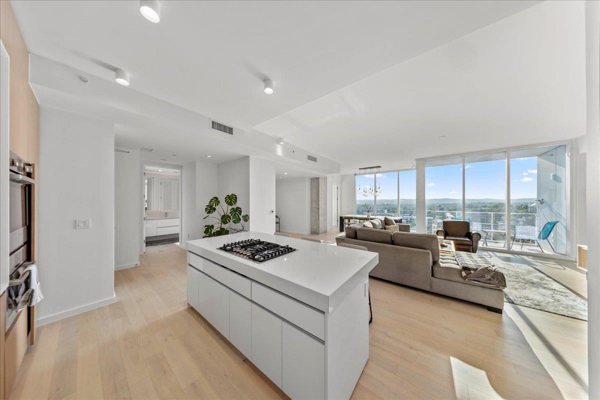 313 W 17th St # 1204, Austin, TX 78701