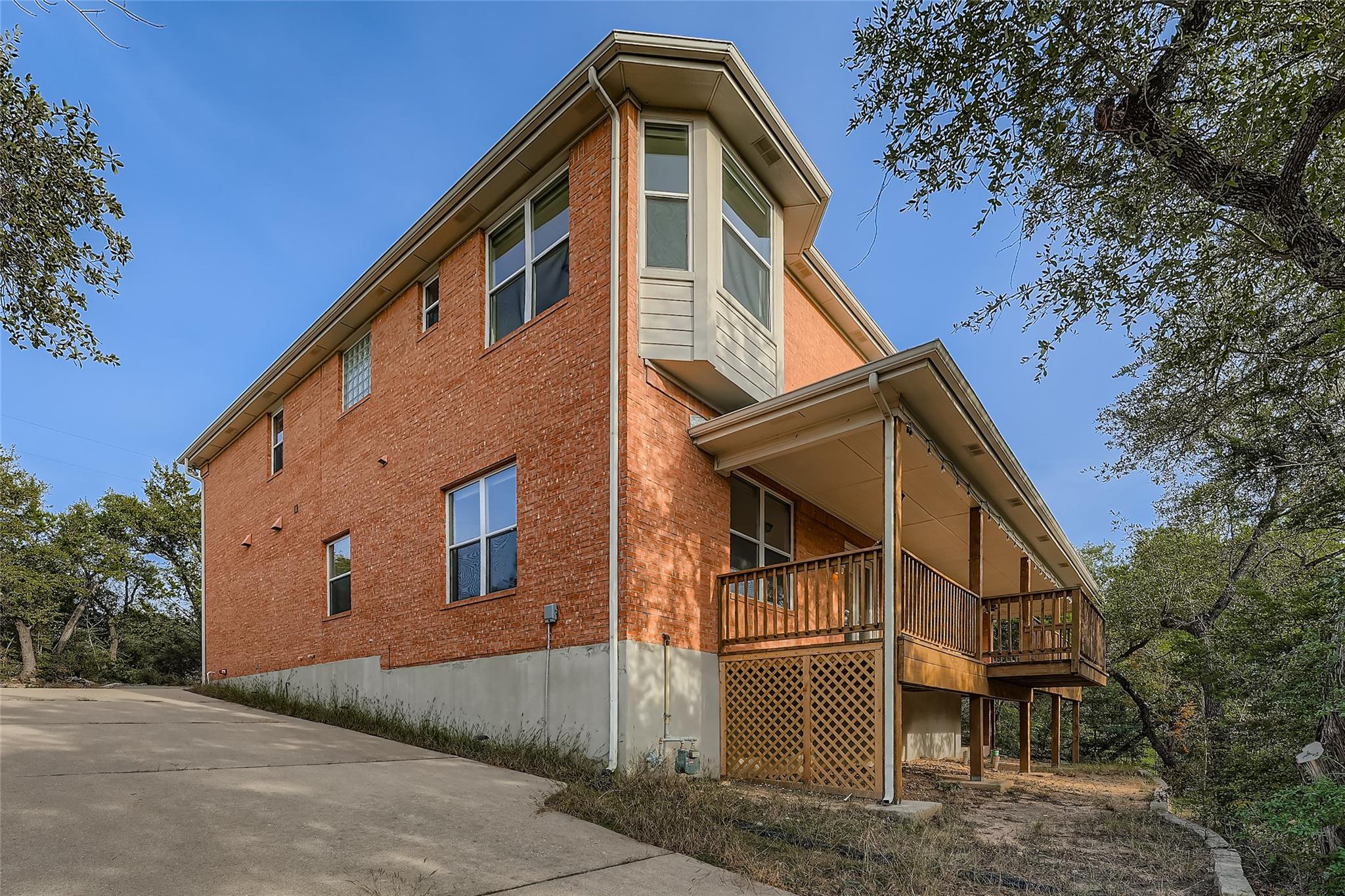 8204 Texas Plume Rd, Austin, TX 78759