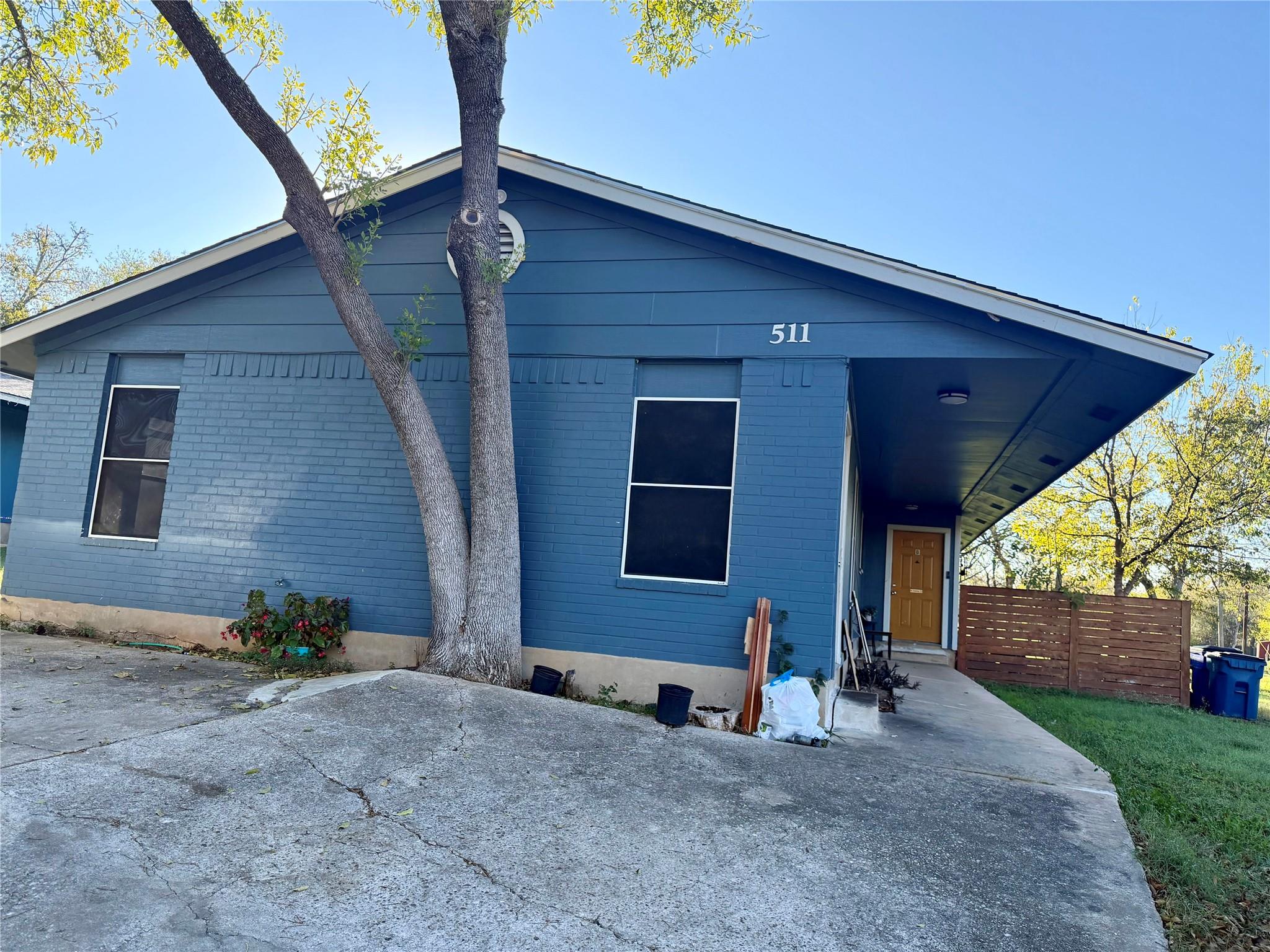 511 Central Ave # A, Elgin, TX 78621