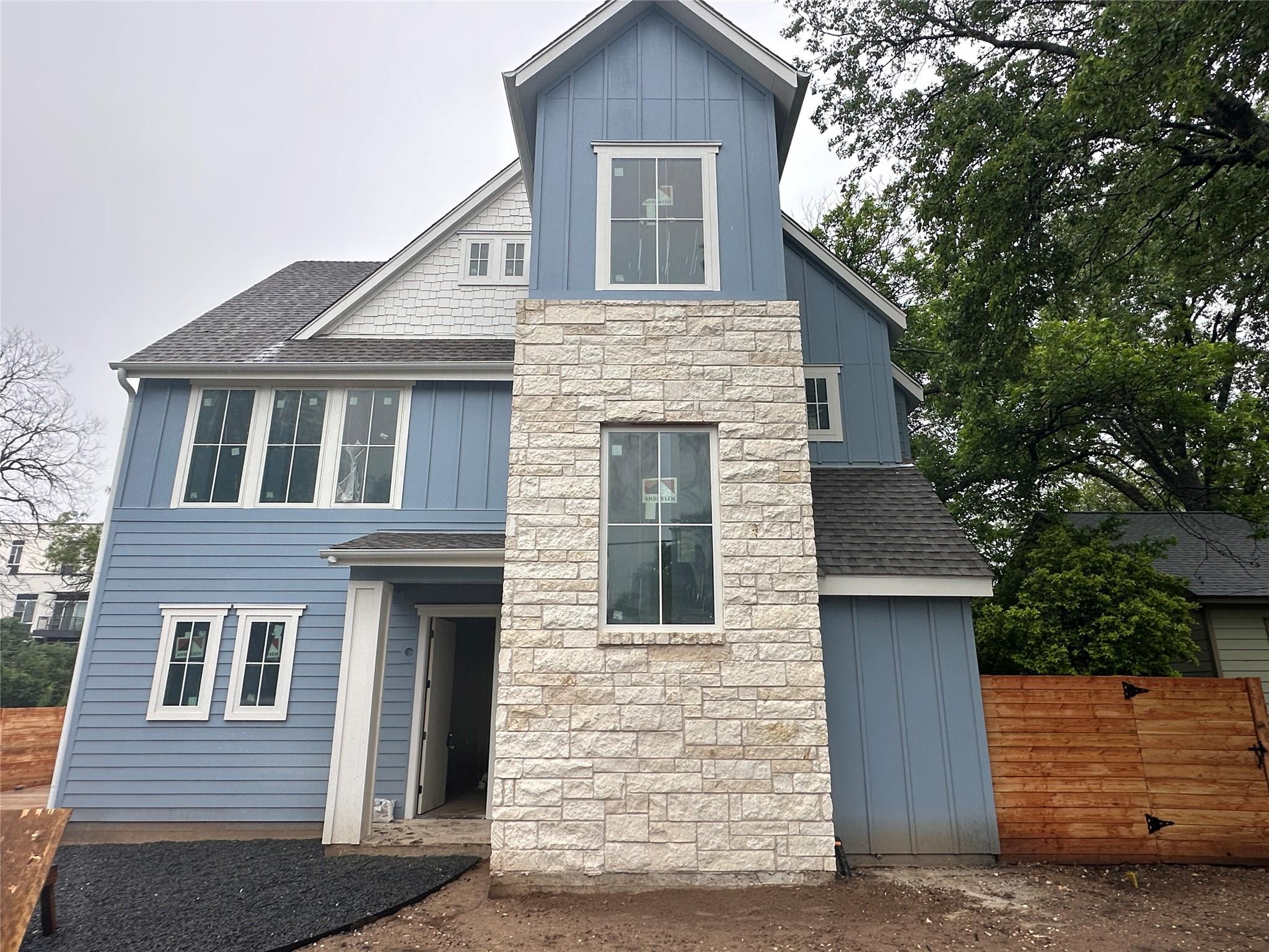 917 E 37th St # 1, Austin, TX 78705