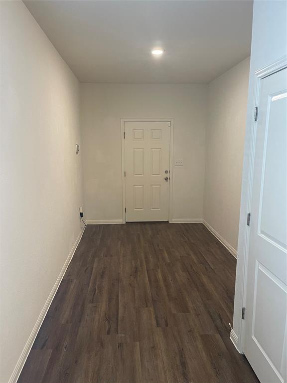 125 Peony Ln, Jarrell, TX 76537