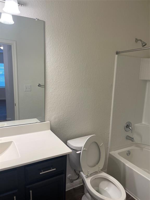 125 Peony Ln, Jarrell, TX 76537